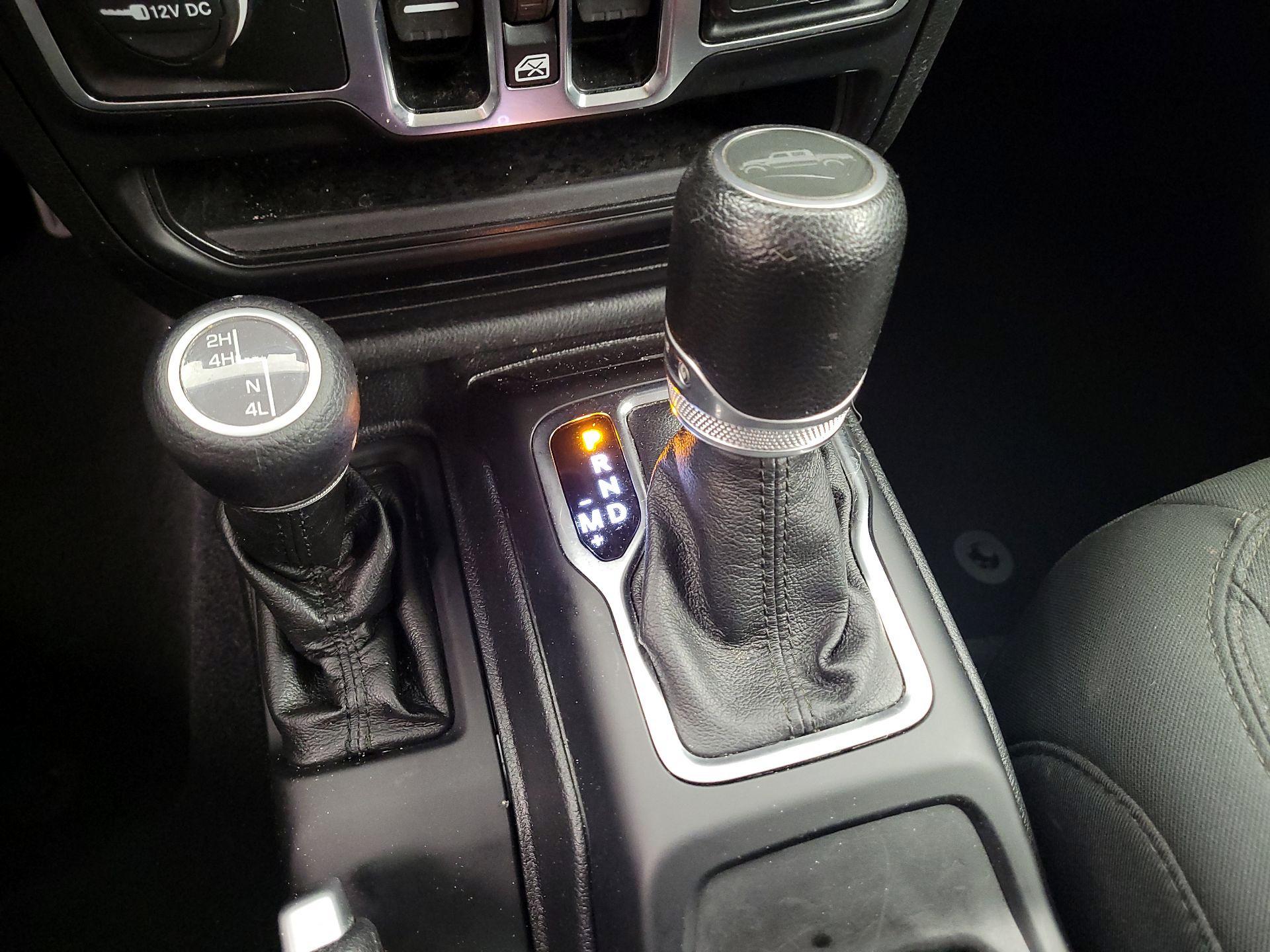 Thumbnail: 2021 Jeep Gladiator - 15