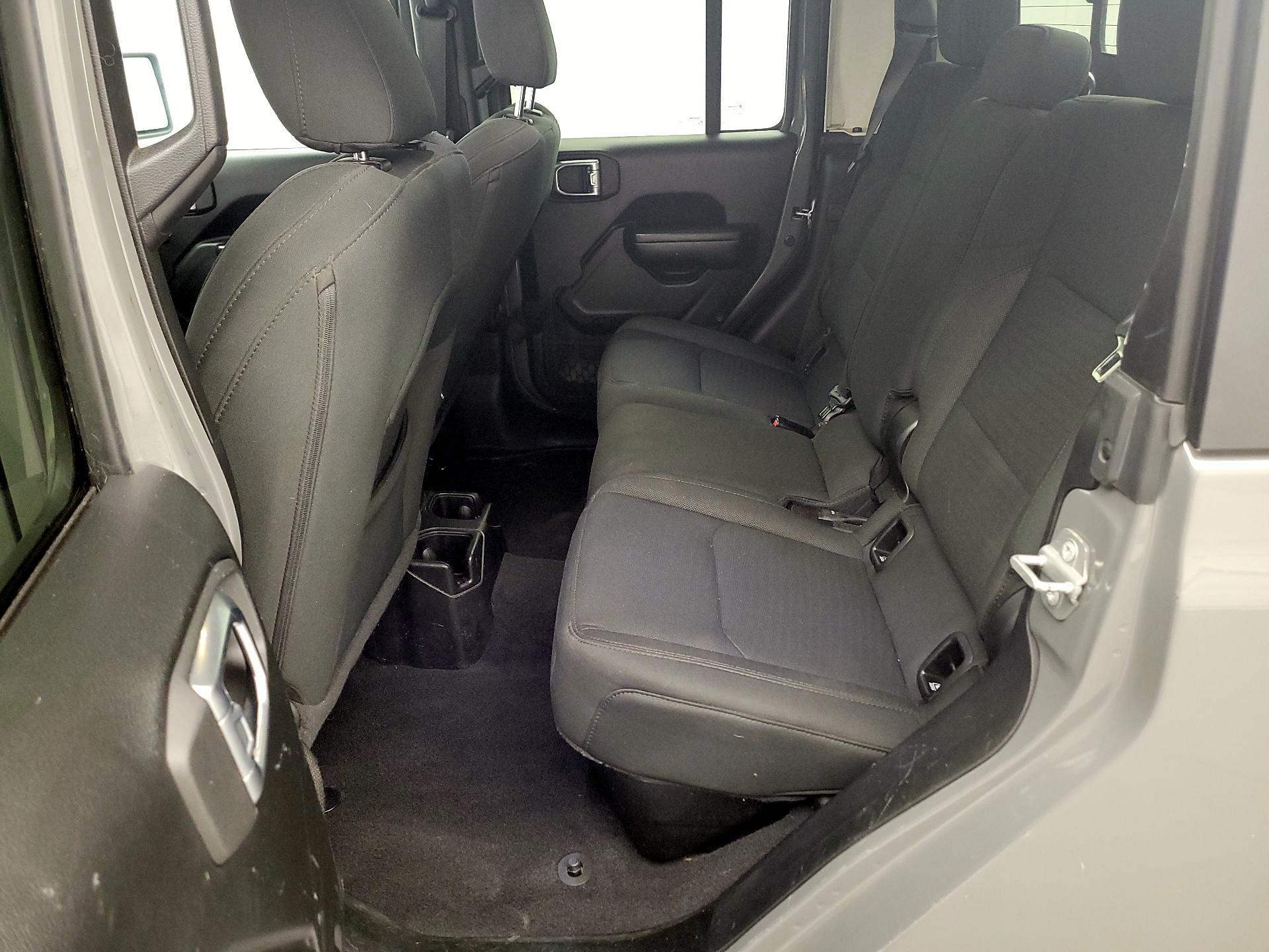 Thumbnail: 2021 Jeep Gladiator - 16