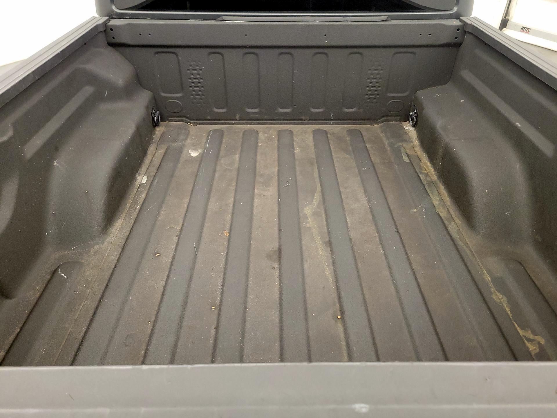 Thumbnail: 2021 Jeep Gladiator - 17