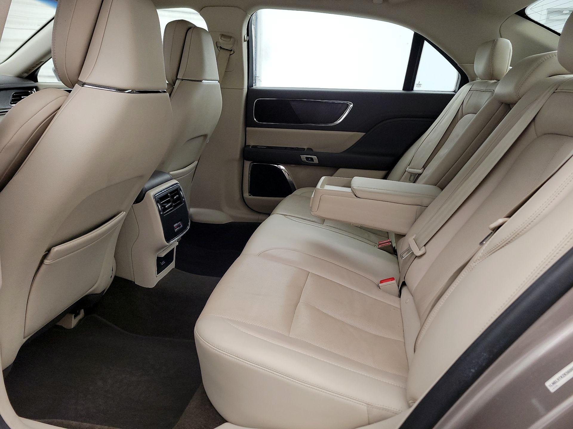 Thumbnail: 2019 Lincoln Continental - 19