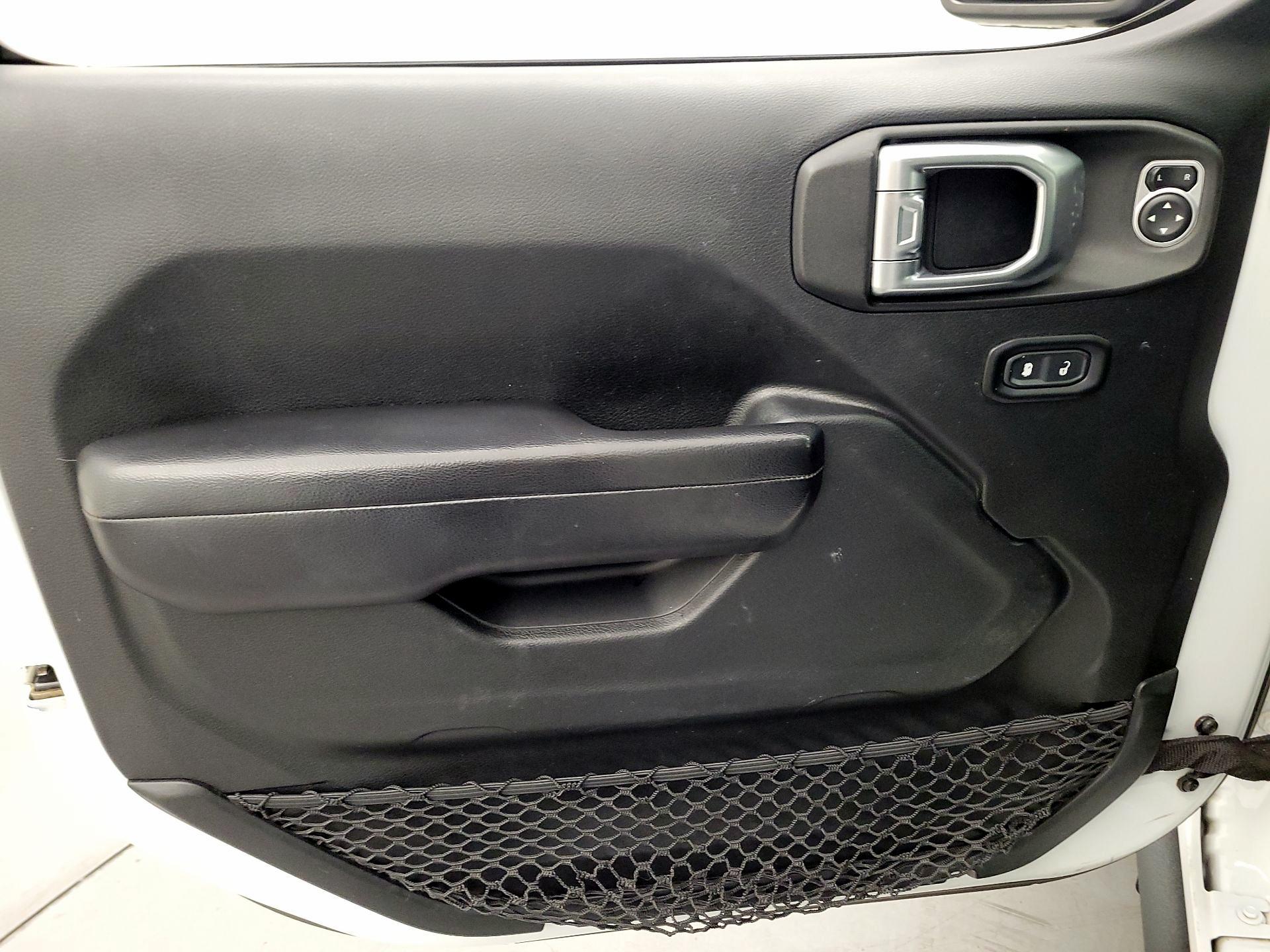 Thumbnail: 2019 Jeep Wrangler - 12