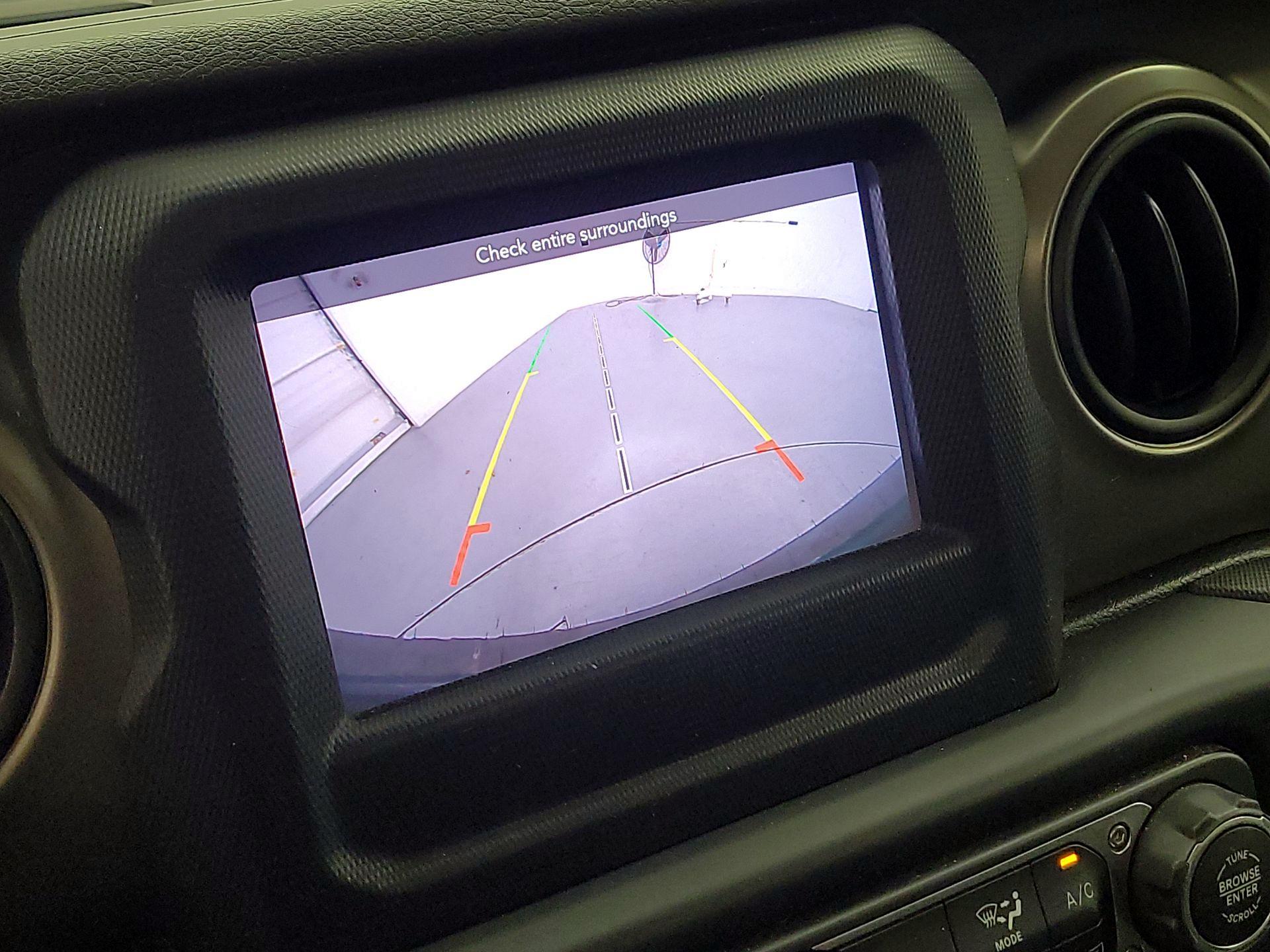 Thumbnail: 2019 Jeep Wrangler - 14