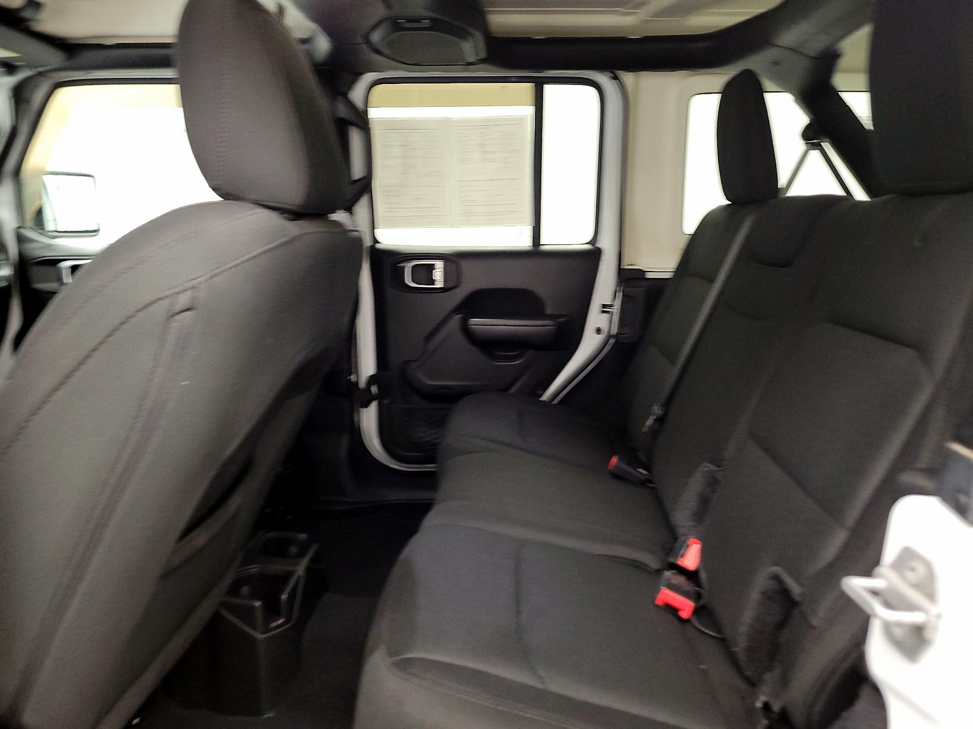 Thumbnail: 2019 Jeep Wrangler - 19