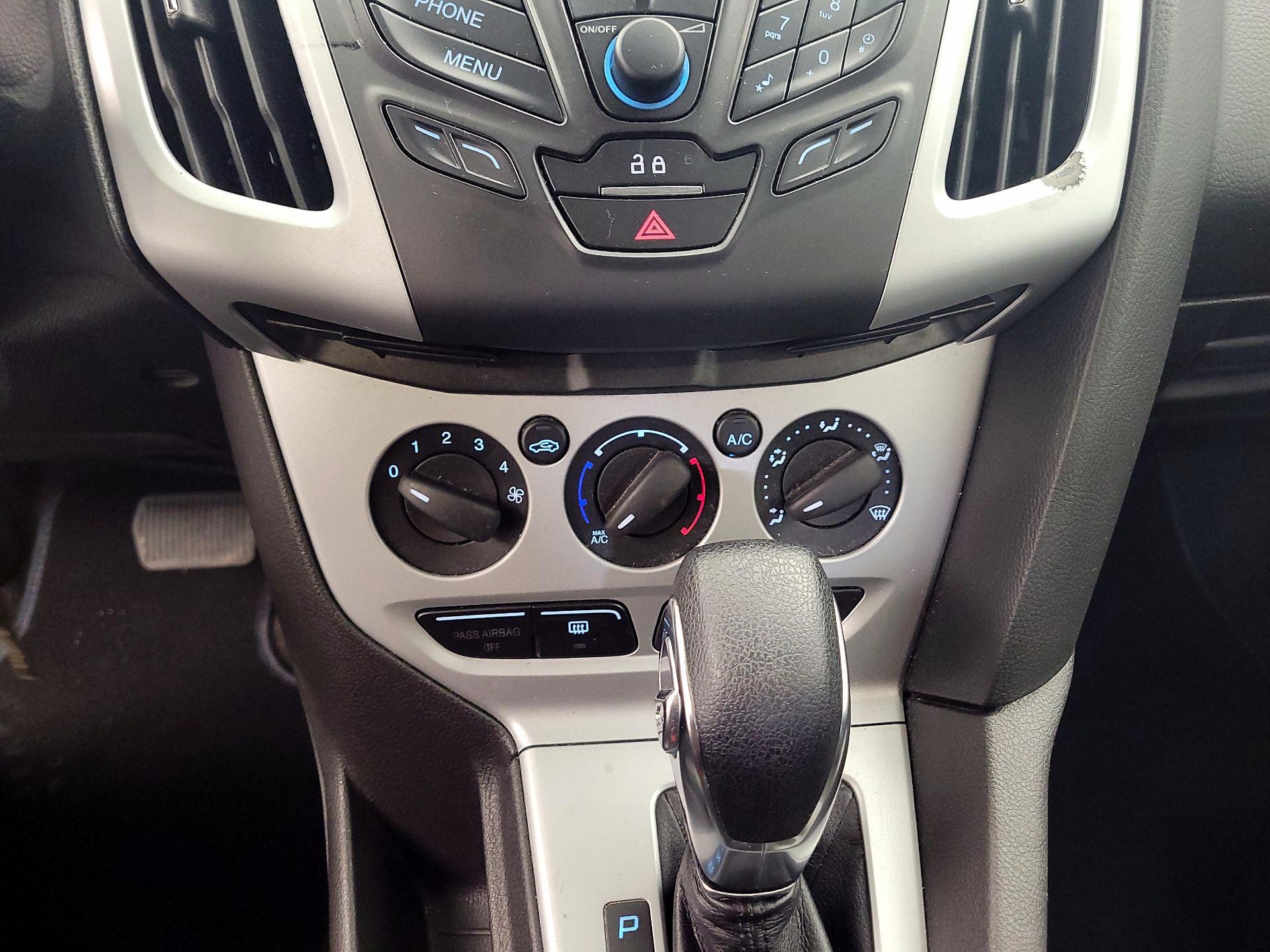 Thumbnail: 2014 Ford Focus - 14