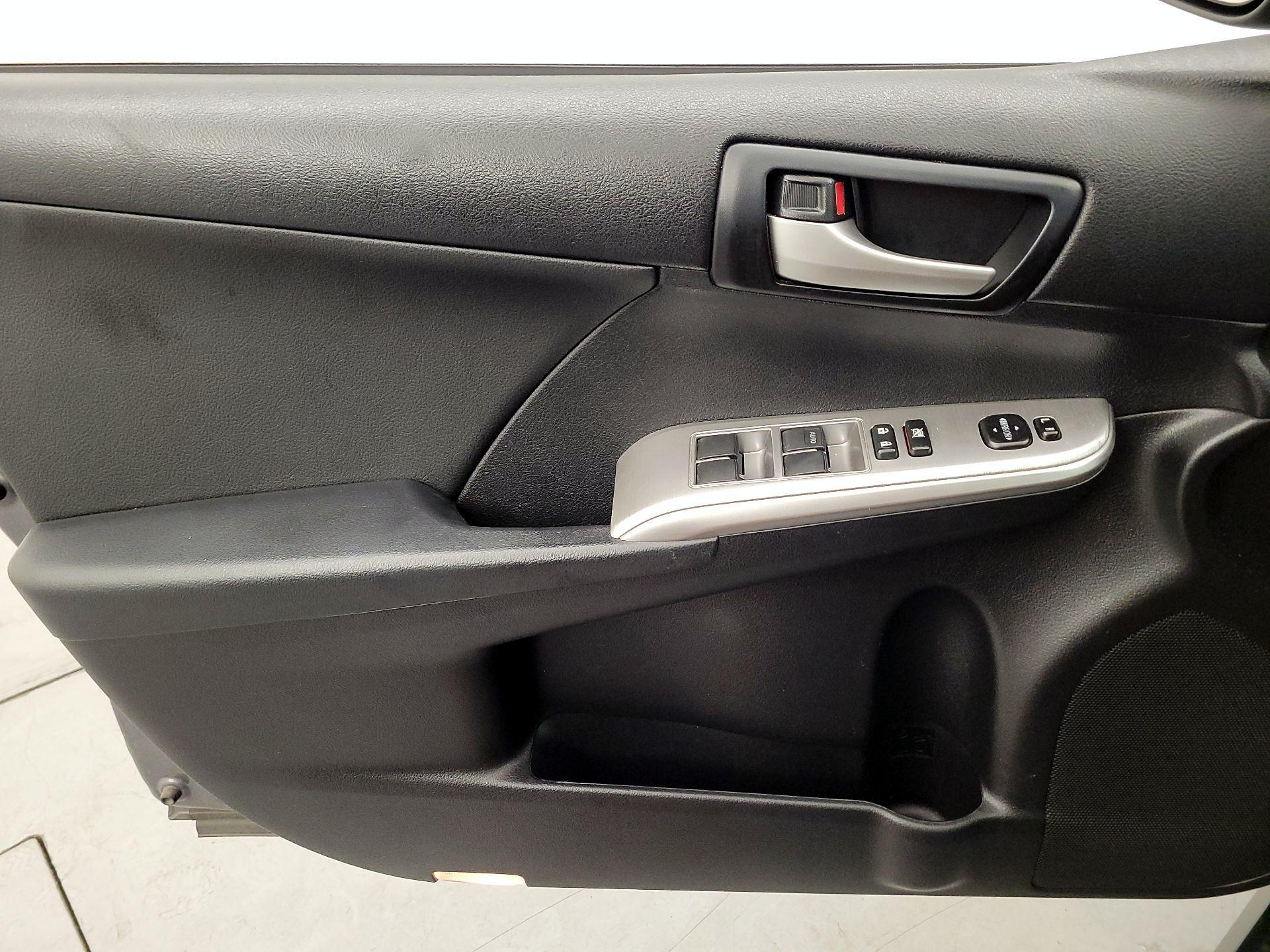 Thumbnail: 2014 Toyota Camry - 12