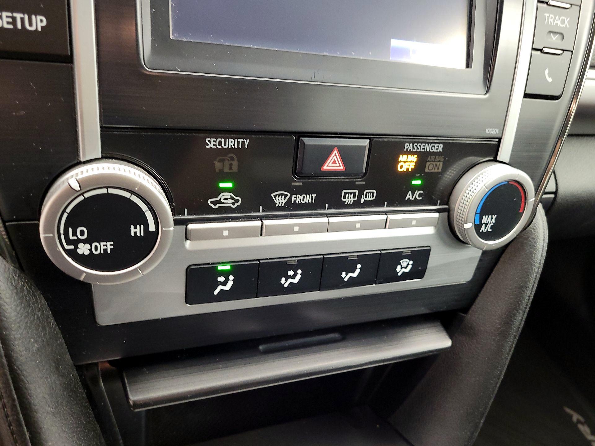 Thumbnail: 2014 Toyota Camry - 14