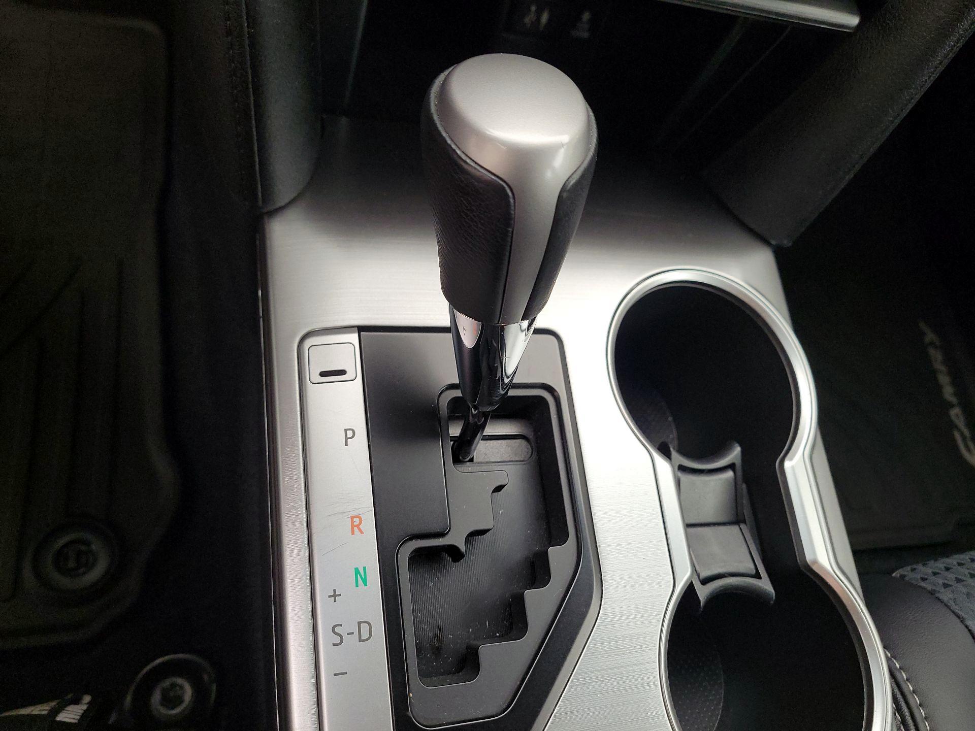 Thumbnail: 2014 Toyota Camry - 15