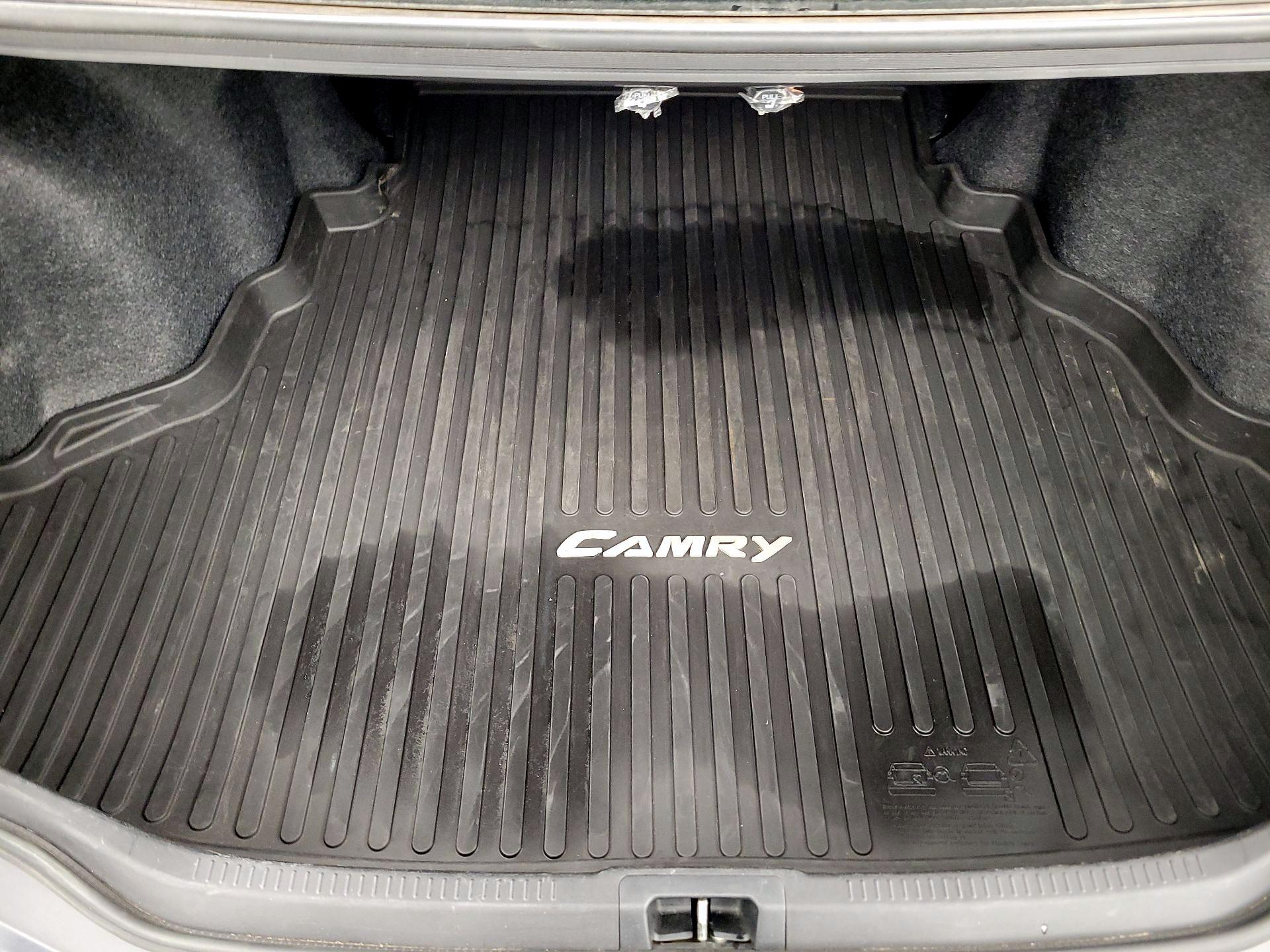 Thumbnail: 2014 Toyota Camry - 16