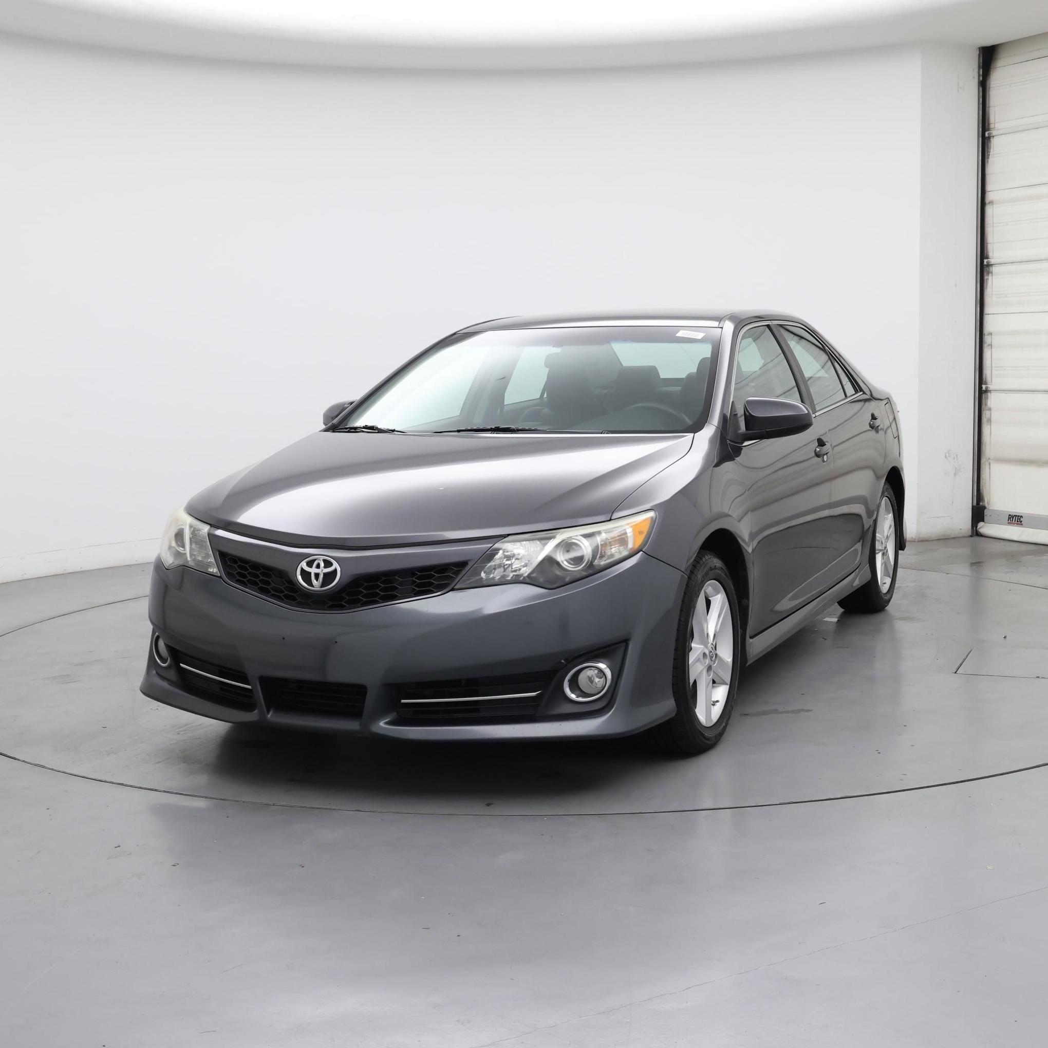 Thumbnail: 2014 Toyota Camry - 4