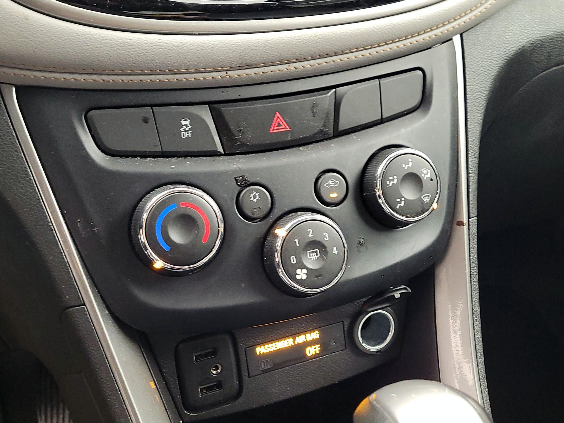 Thumbnail: 2020 Chevrolet Trax - 16