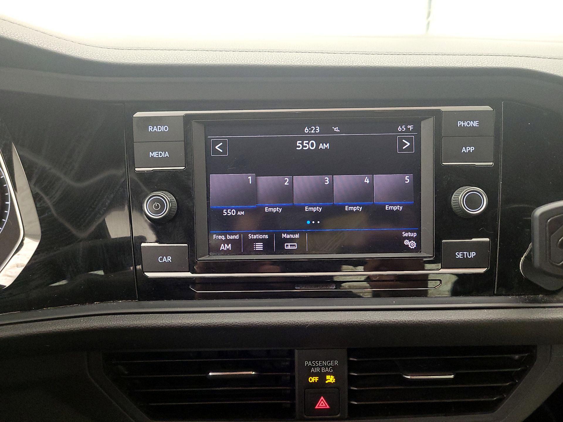 Thumbnail: 2019 Volkswagen Jetta - 15