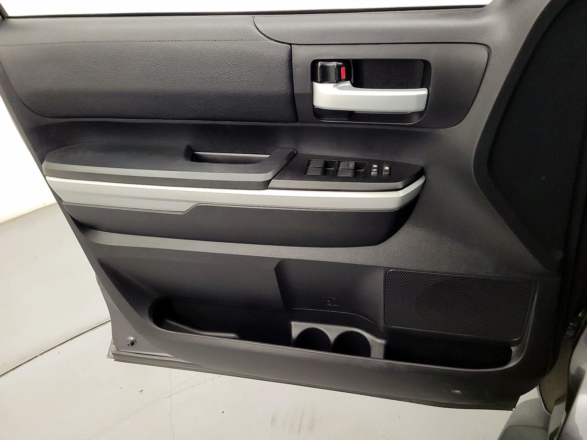 Thumbnail: 2020 Toyota Tundra - 12