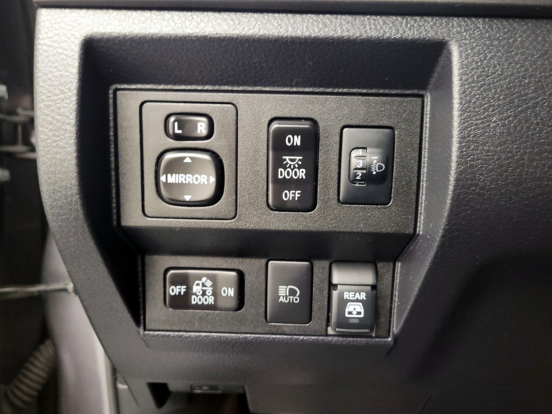 Thumbnail: 2020 Toyota Tundra - 13