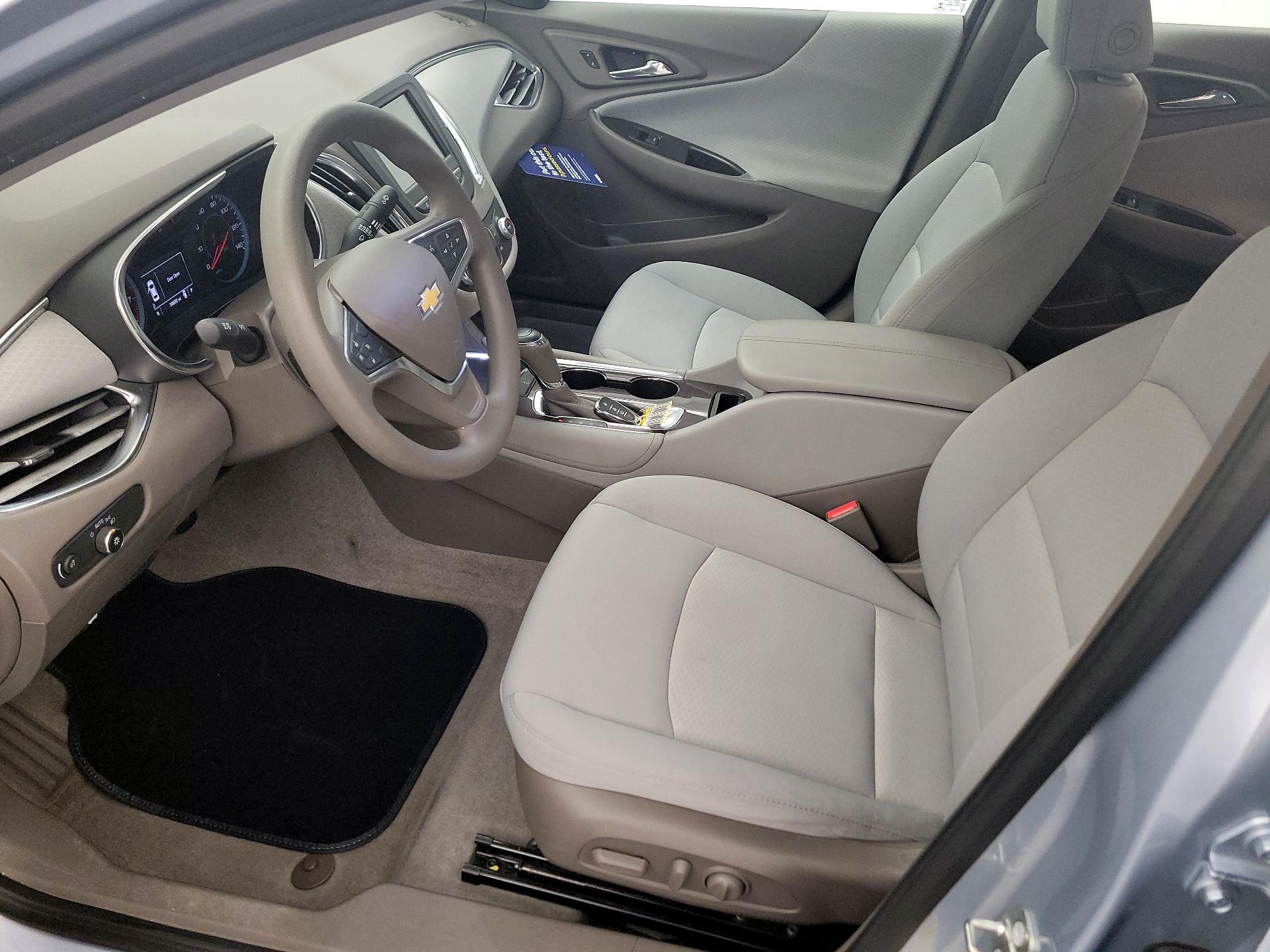 Thumbnail: 2017 Chevrolet Malibu - 11