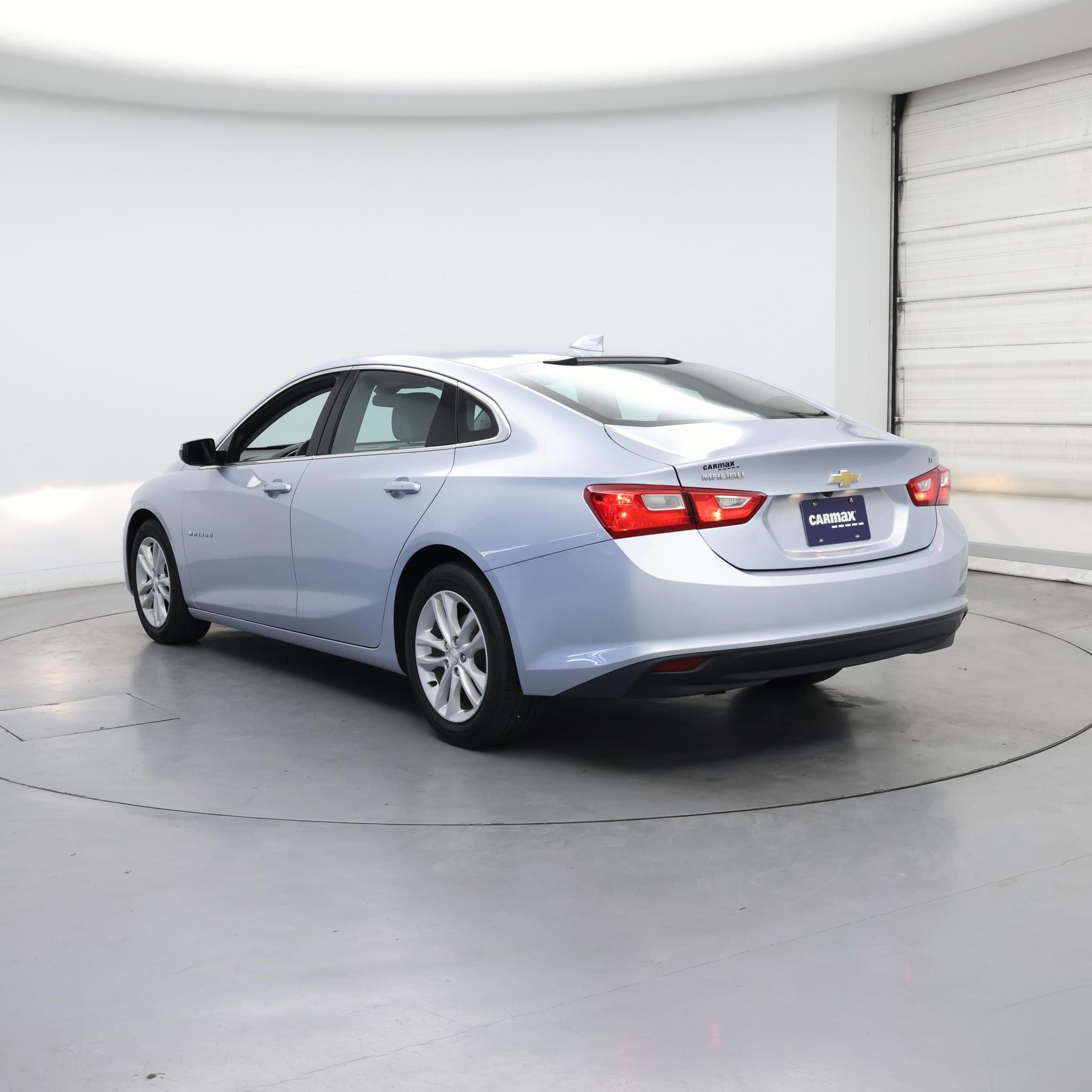 Thumbnail: 2017 Chevrolet Malibu - 2