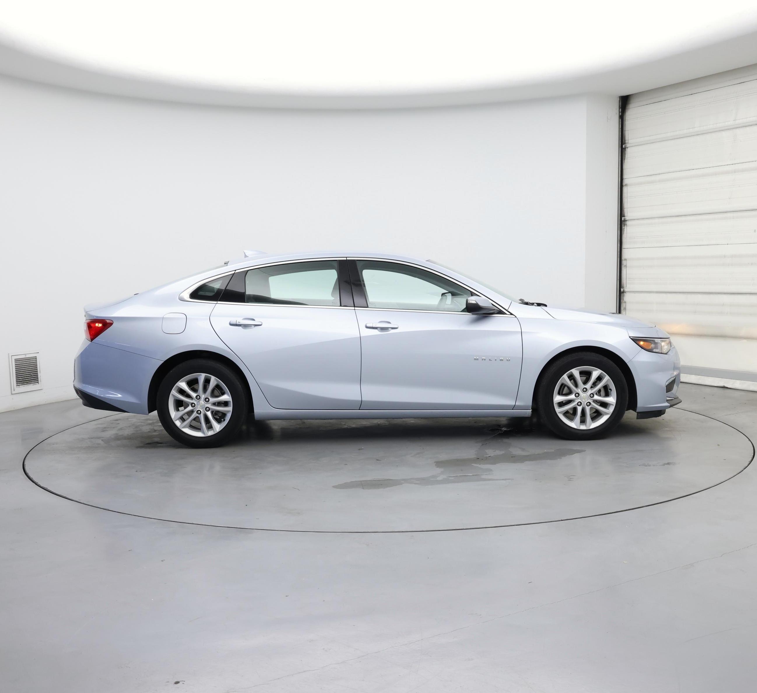 Thumbnail: 2017 Chevrolet Malibu - 7