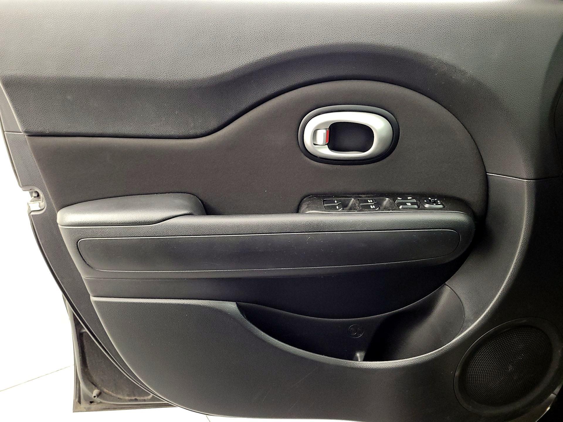 Thumbnail: 2016 Kia Soul - 12