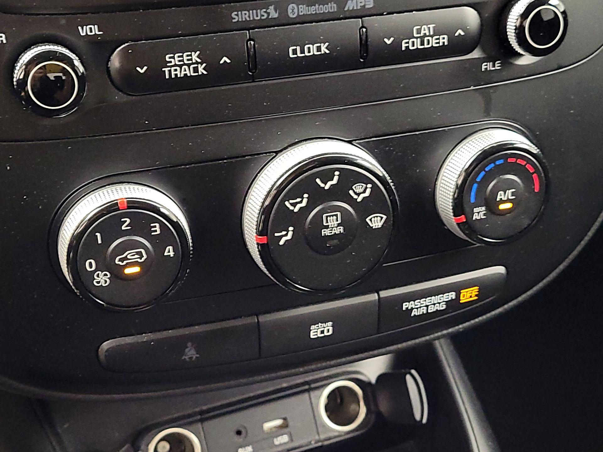 Thumbnail: 2016 Kia Soul - 16