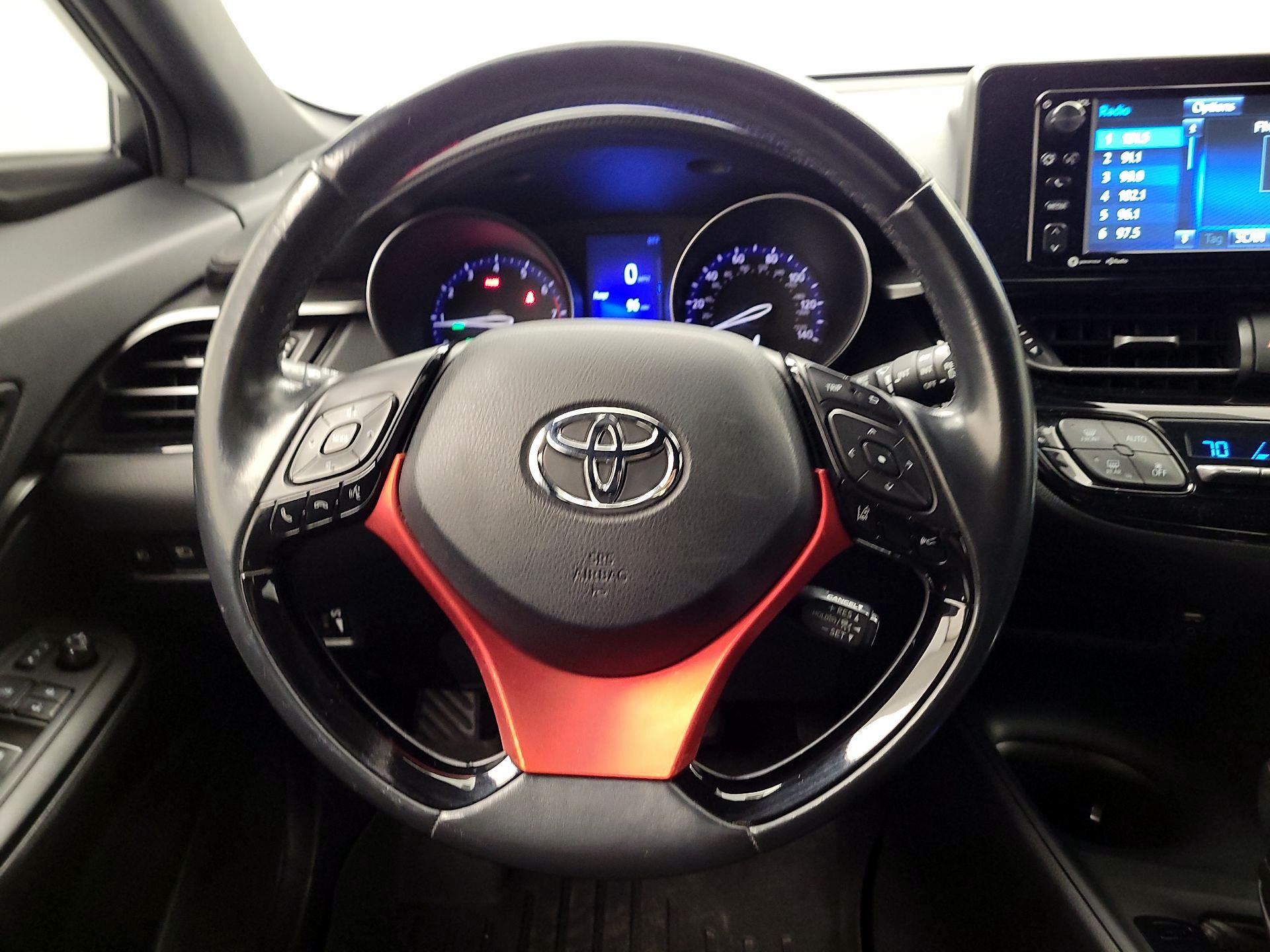 Thumbnail: 2018 Toyota C-HR - 10