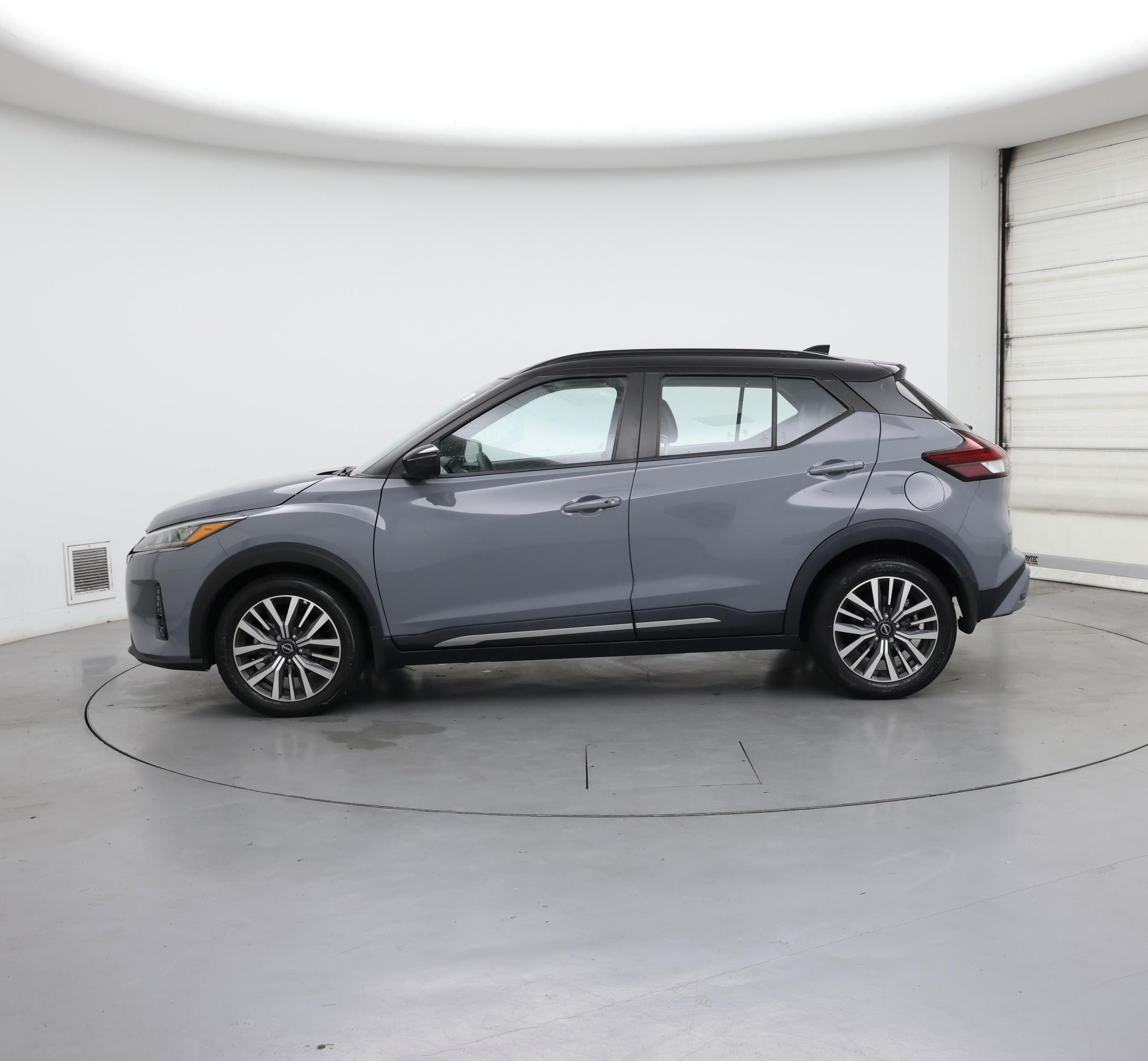 Thumbnail: 2023 Nissan Kicks - 3
