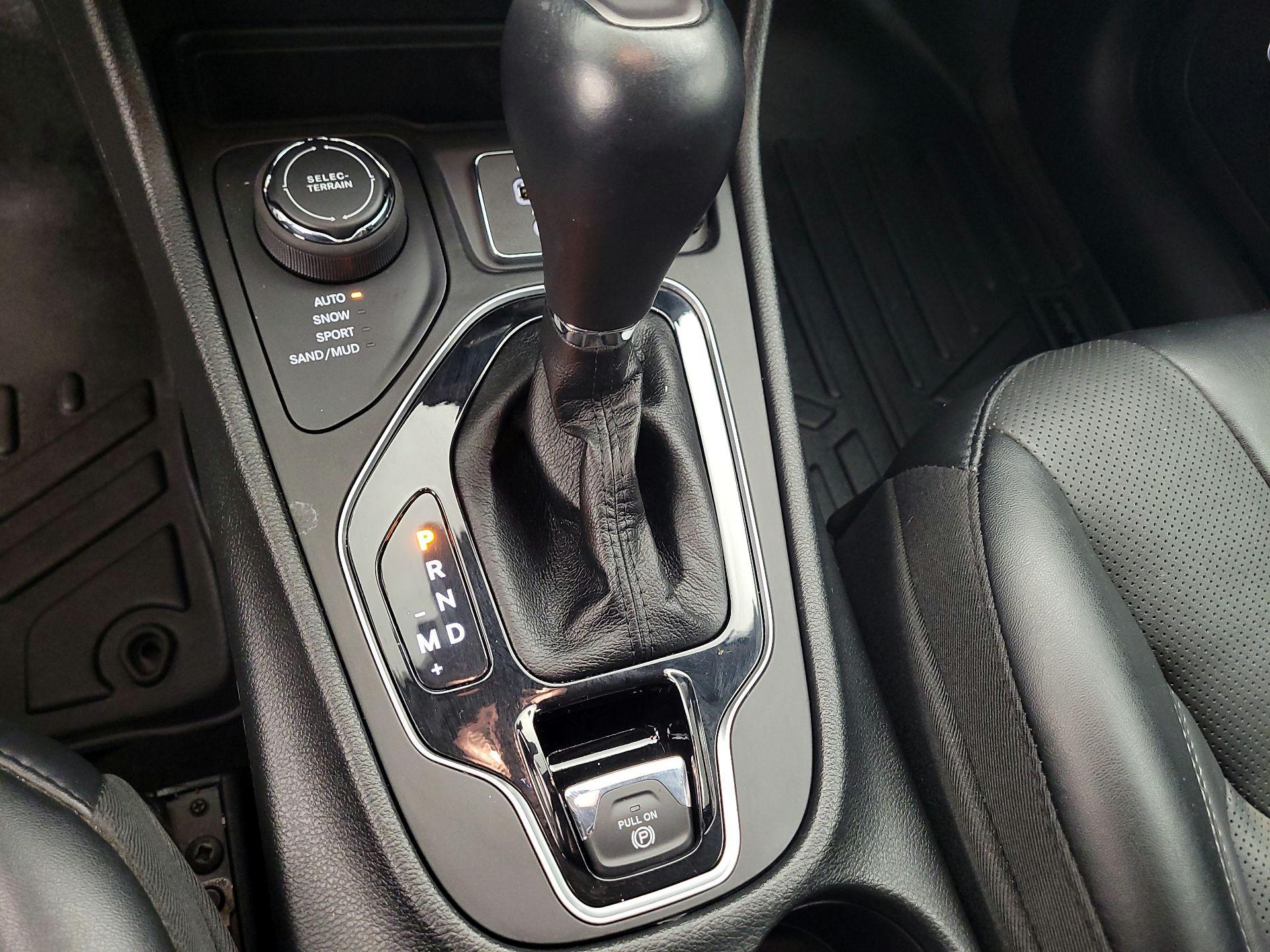 Thumbnail: 2023 Jeep Cherokee - 15