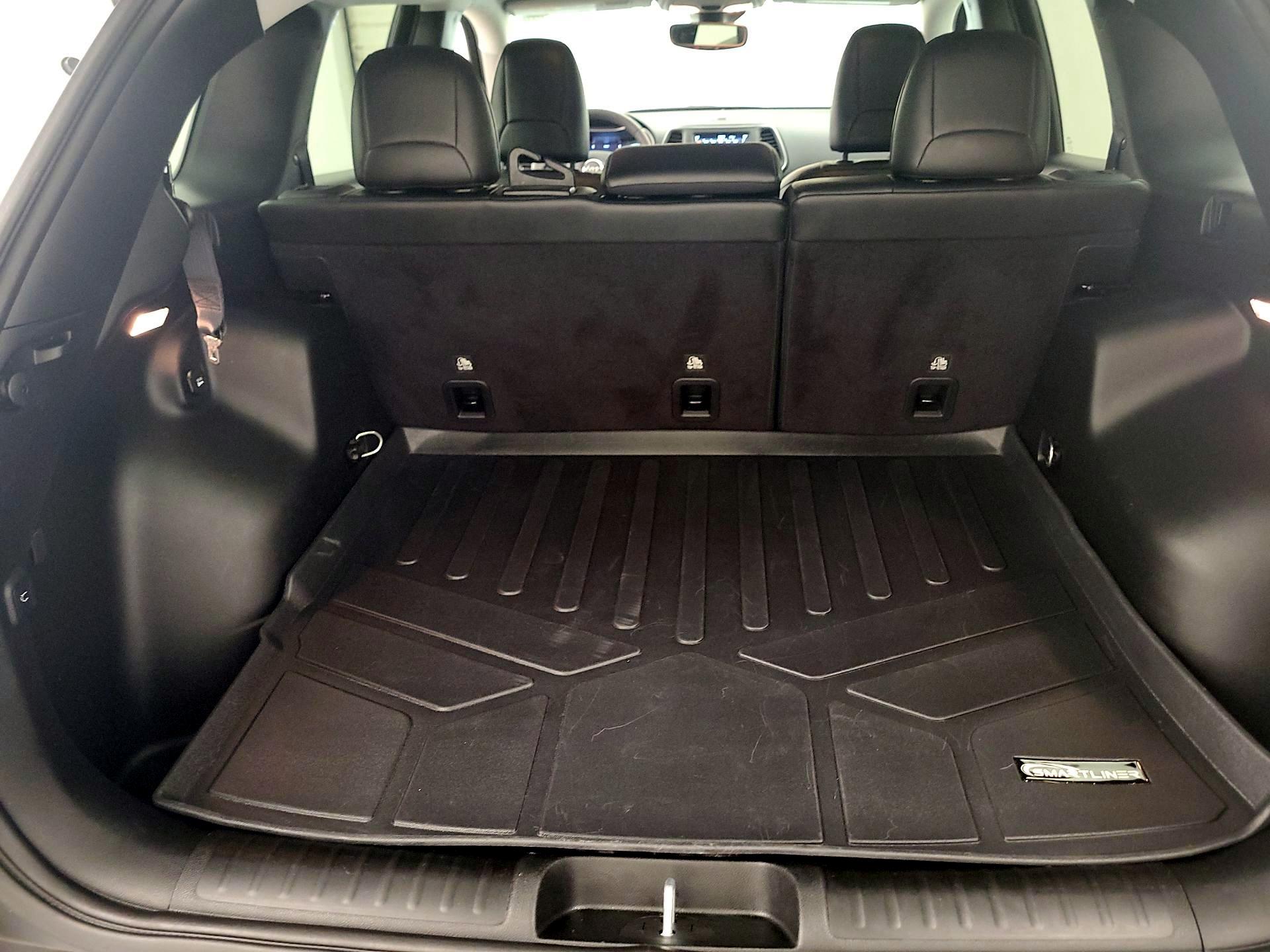 Thumbnail: 2023 Jeep Cherokee - 16