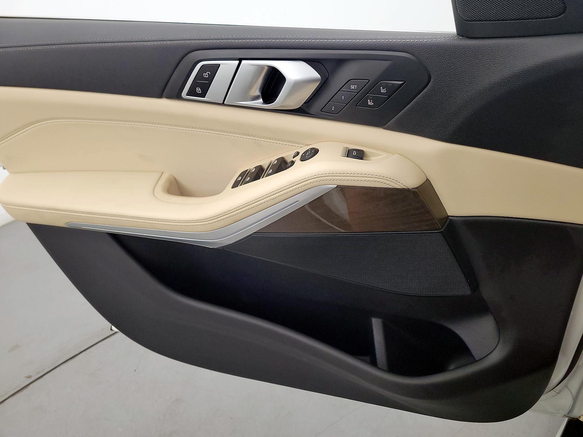 Thumbnail: 2021 BMW X5 - 12