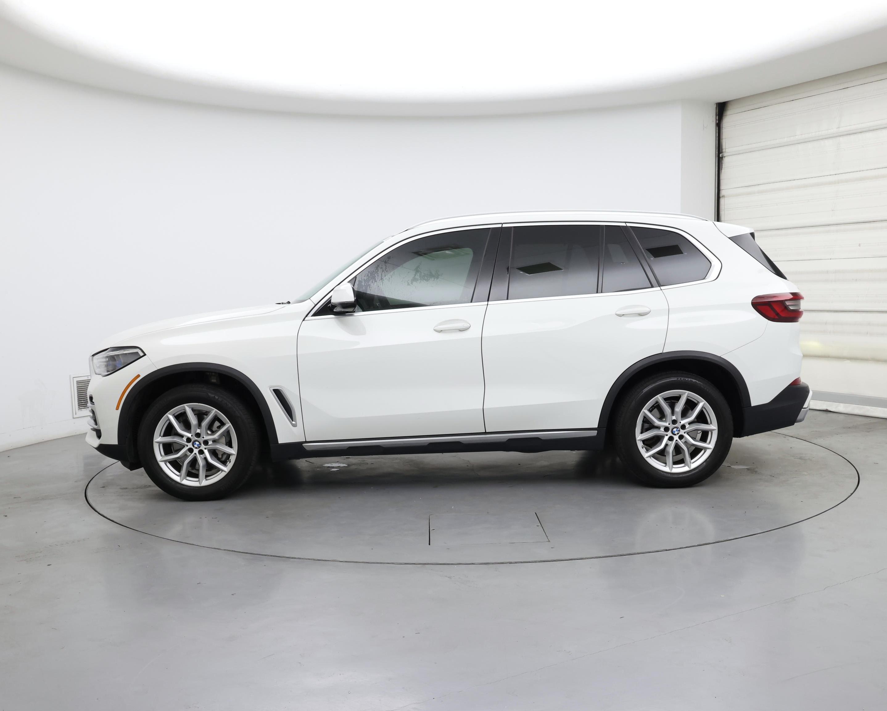 Thumbnail: 2021 BMW X5 - 3