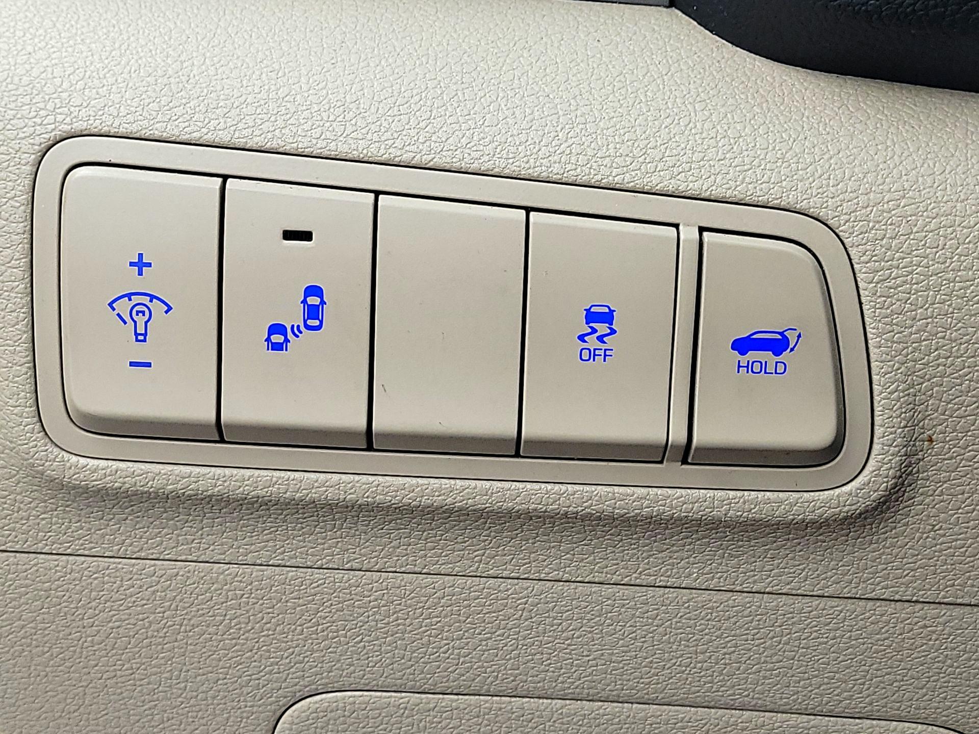 Thumbnail: 2018 Hyundai Tucson - 13