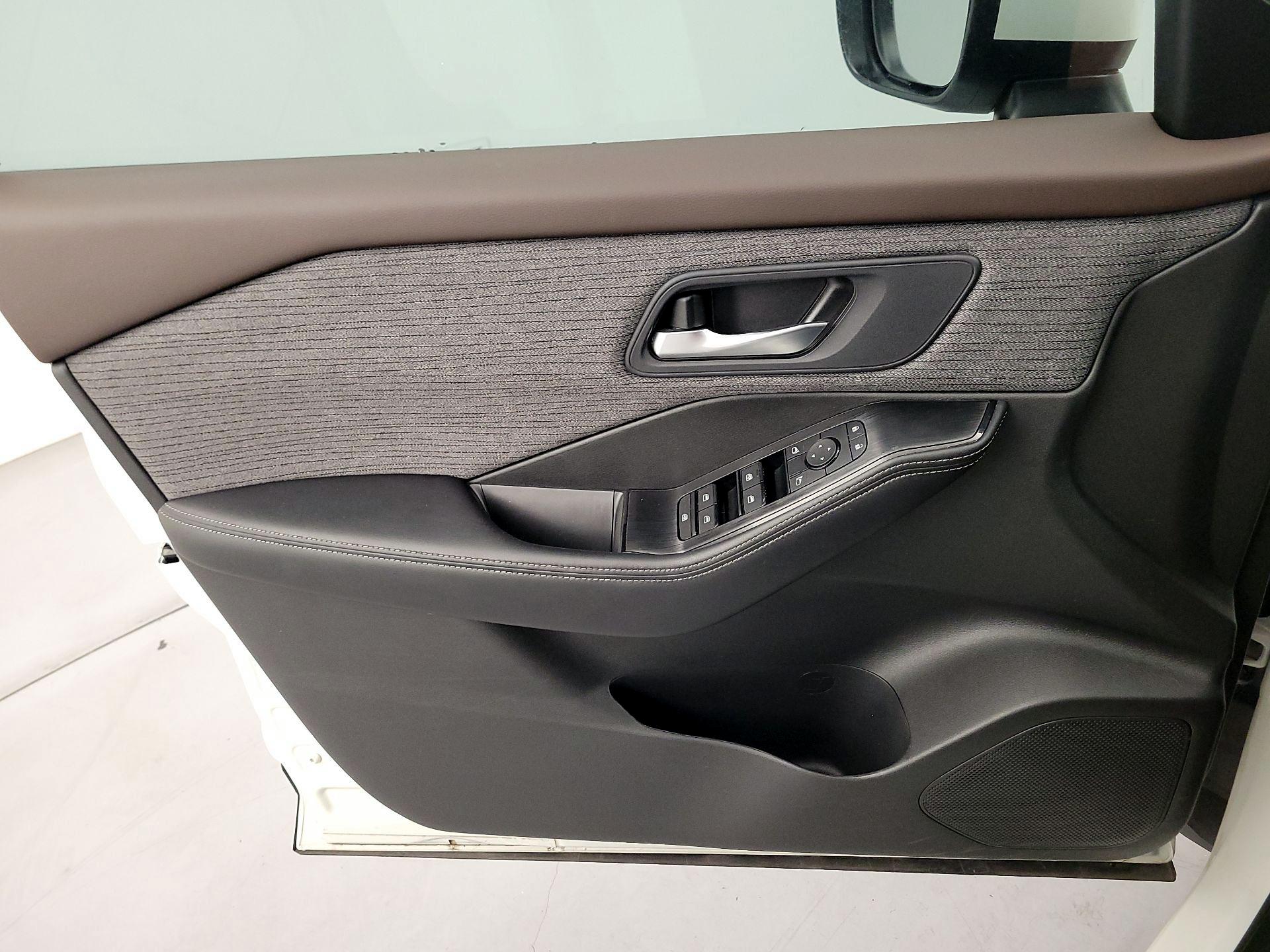 Thumbnail: 2023 Nissan Rogue - 12