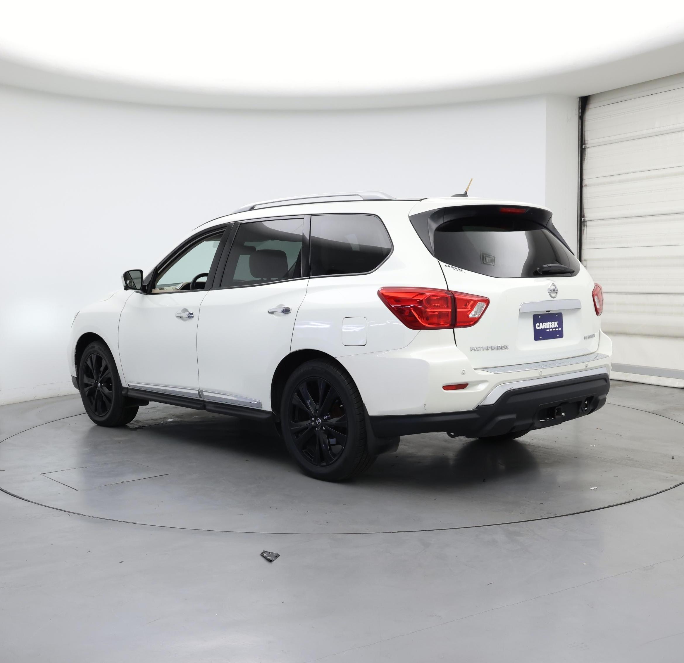 Thumbnail: 2018 Nissan Pathfinder - 2