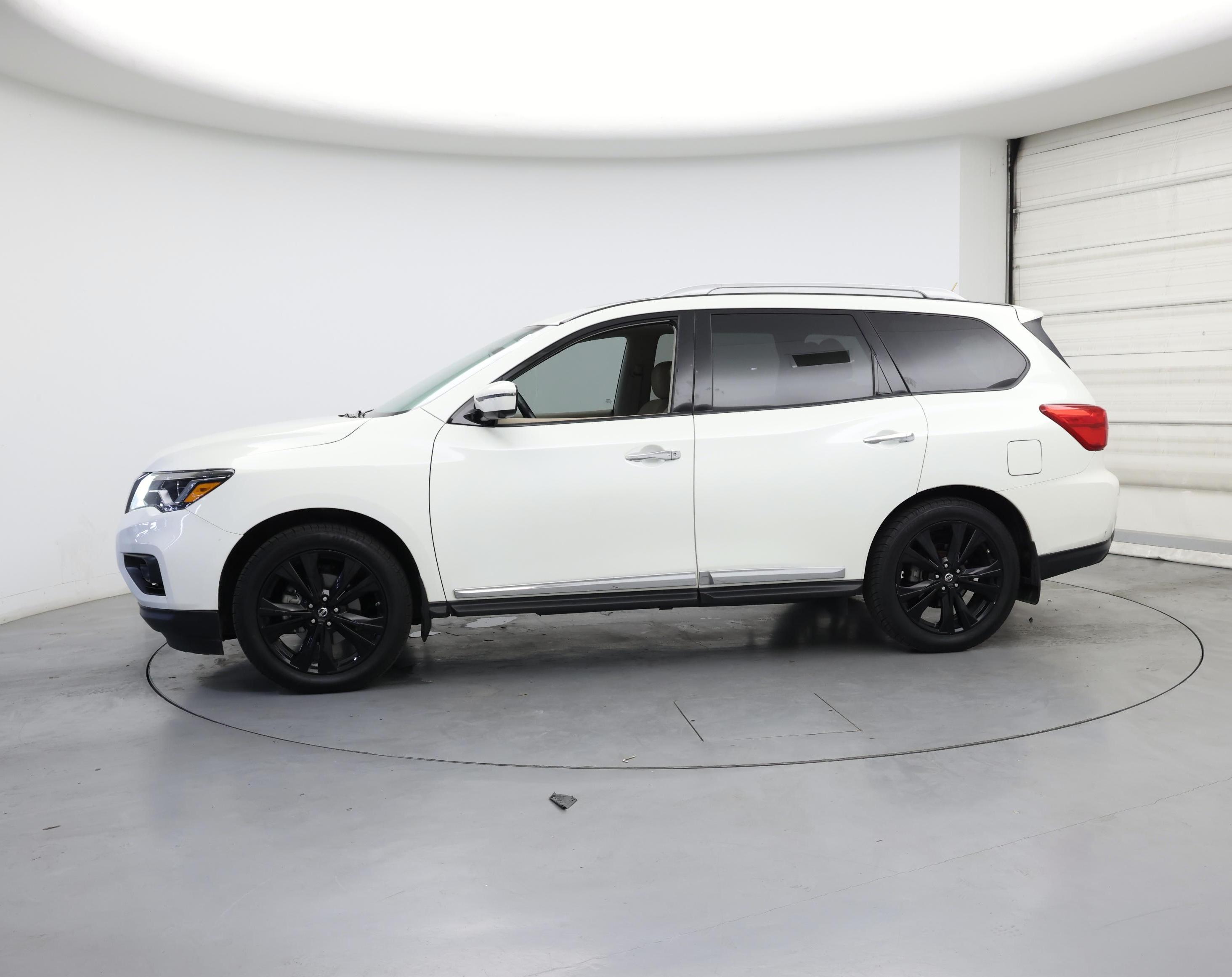 Thumbnail: 2018 Nissan Pathfinder - 3