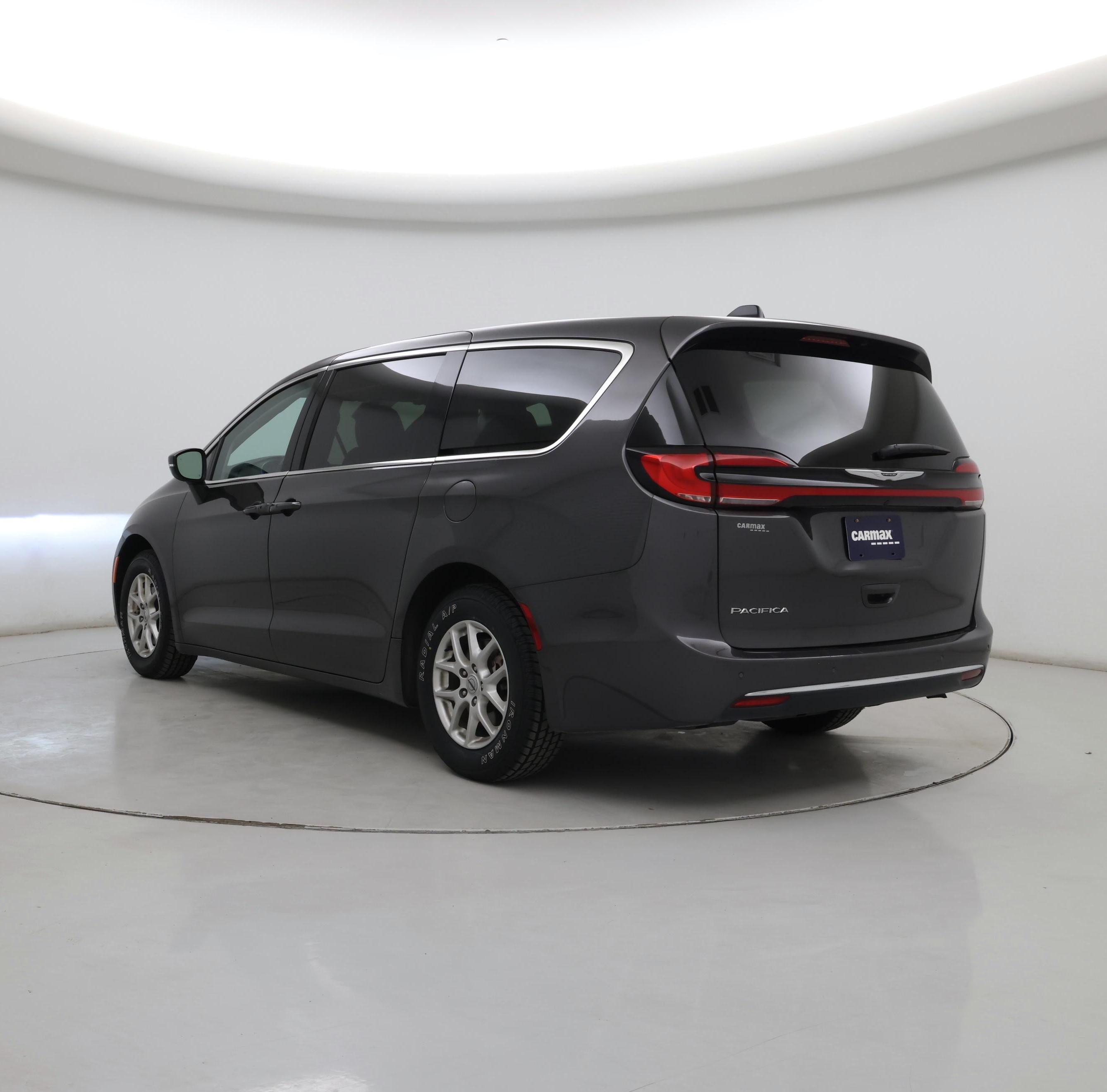Thumbnail: 2023 Chrysler Pacifica - 2
