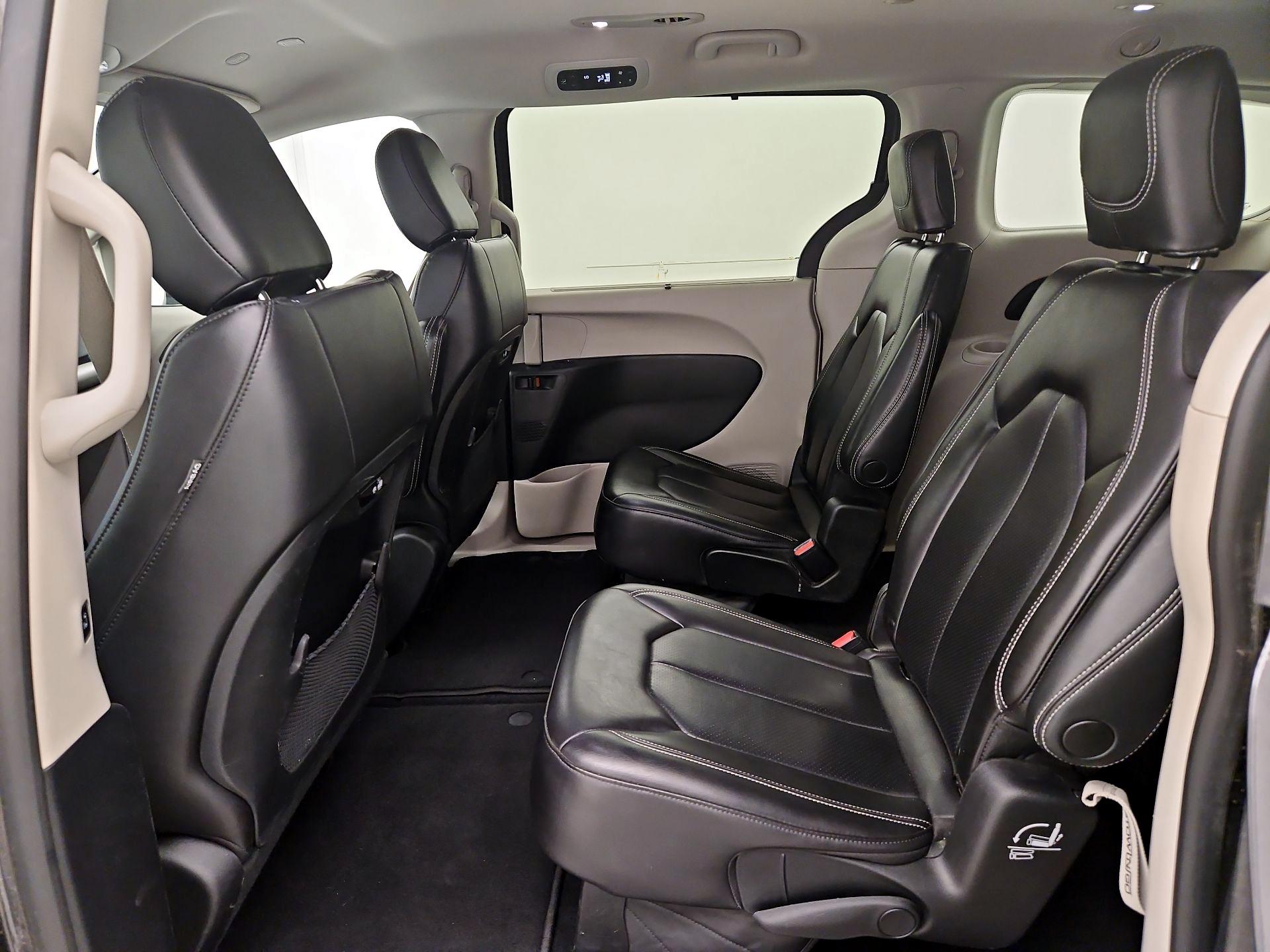 Thumbnail: 2023 Chrysler Pacifica - 19