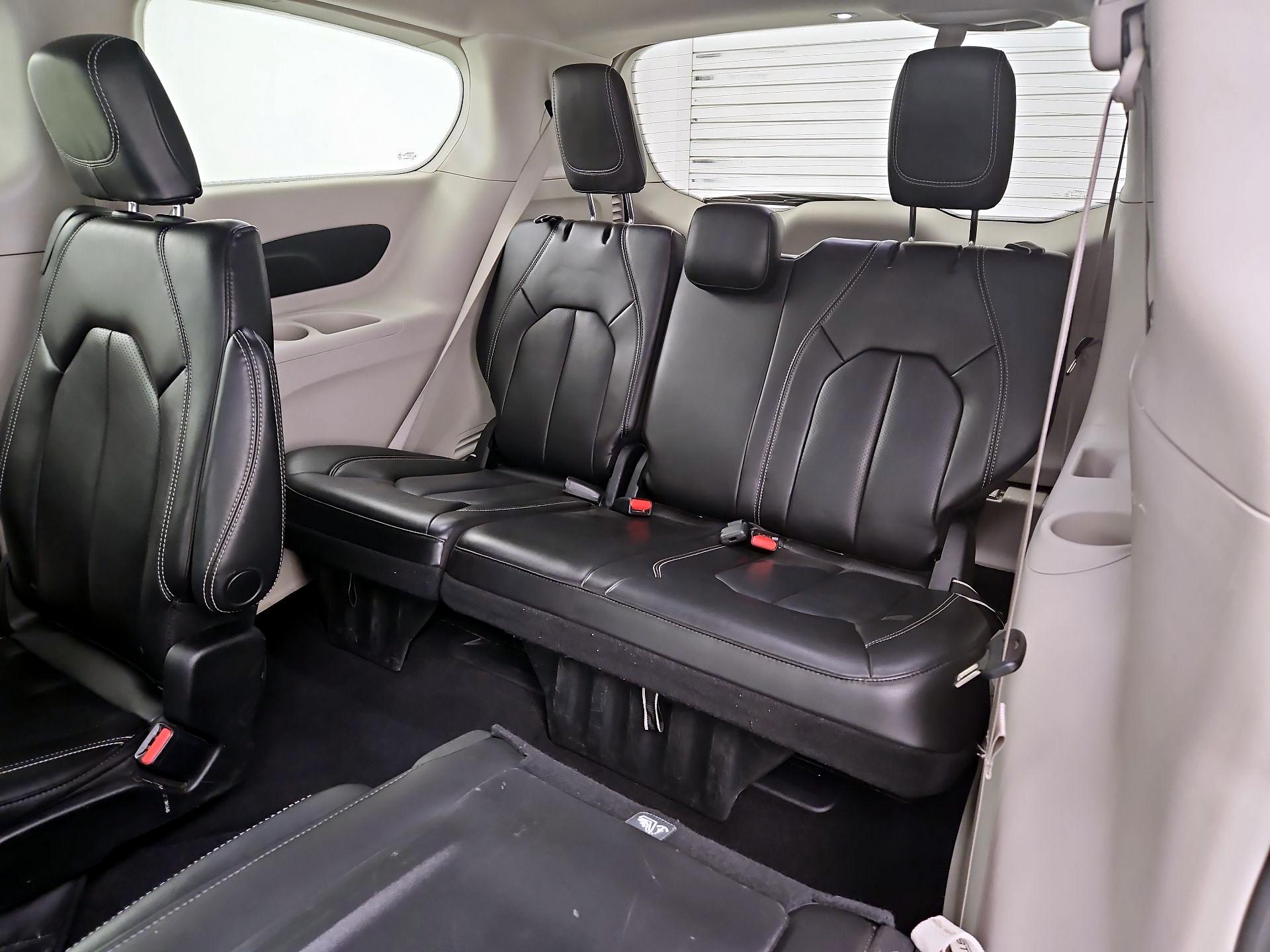 Thumbnail: 2023 Chrysler Pacifica - 20