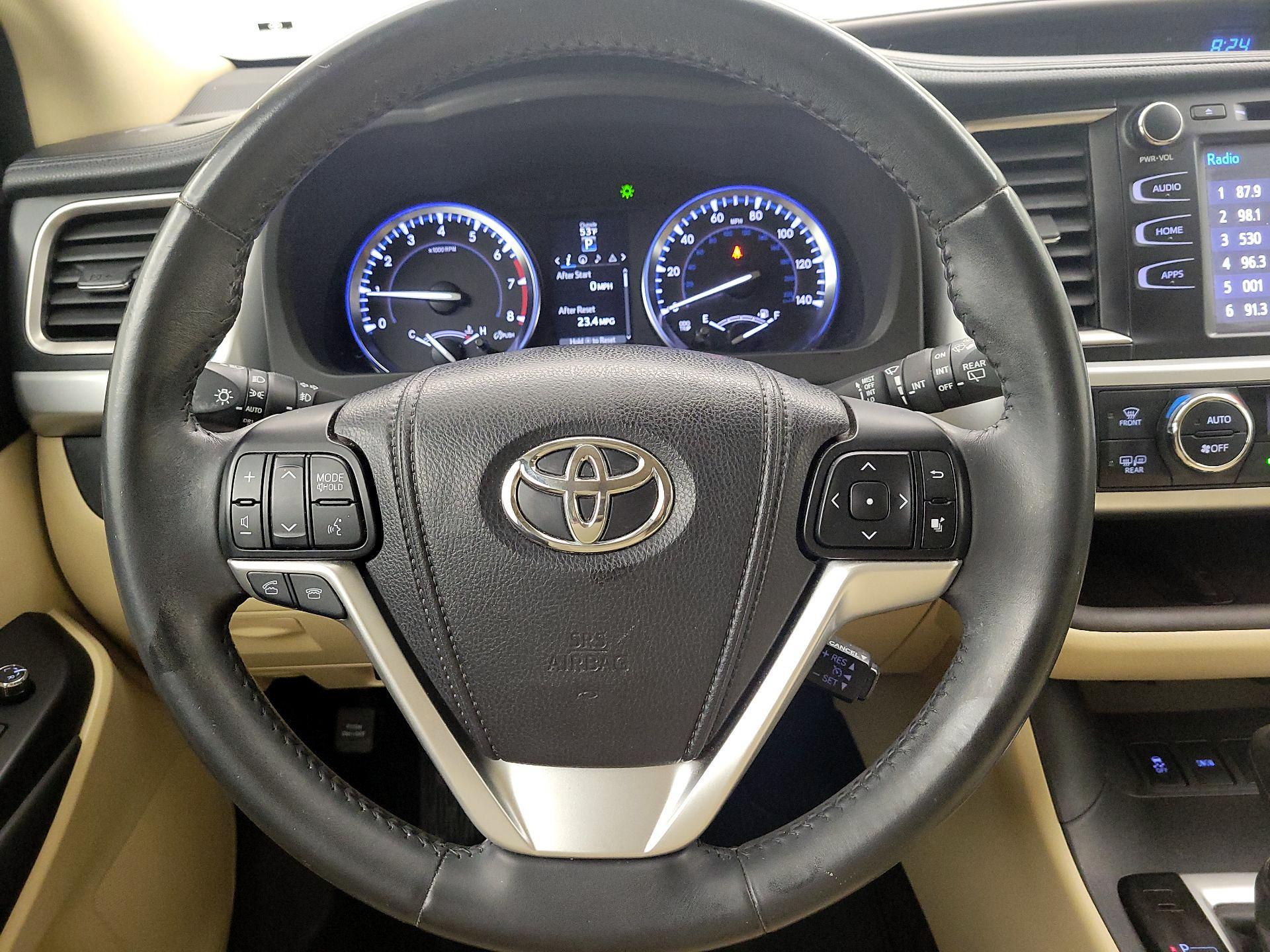 Thumbnail: 2014 Toyota Highlander - 10