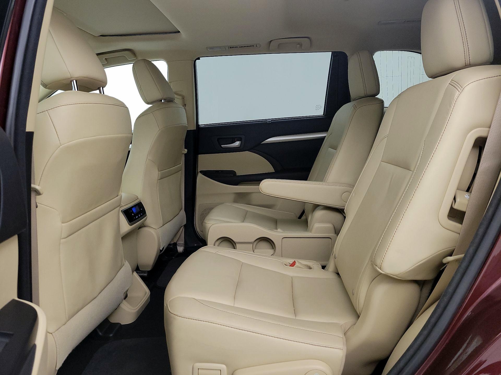 Thumbnail: 2014 Toyota Highlander - 20