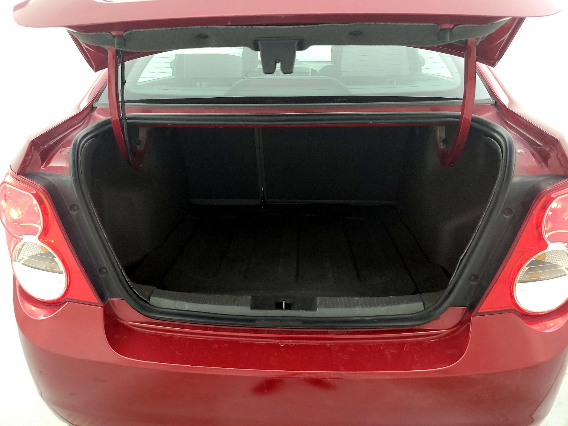 Thumbnail: 2016 Chevrolet Sonic - 19