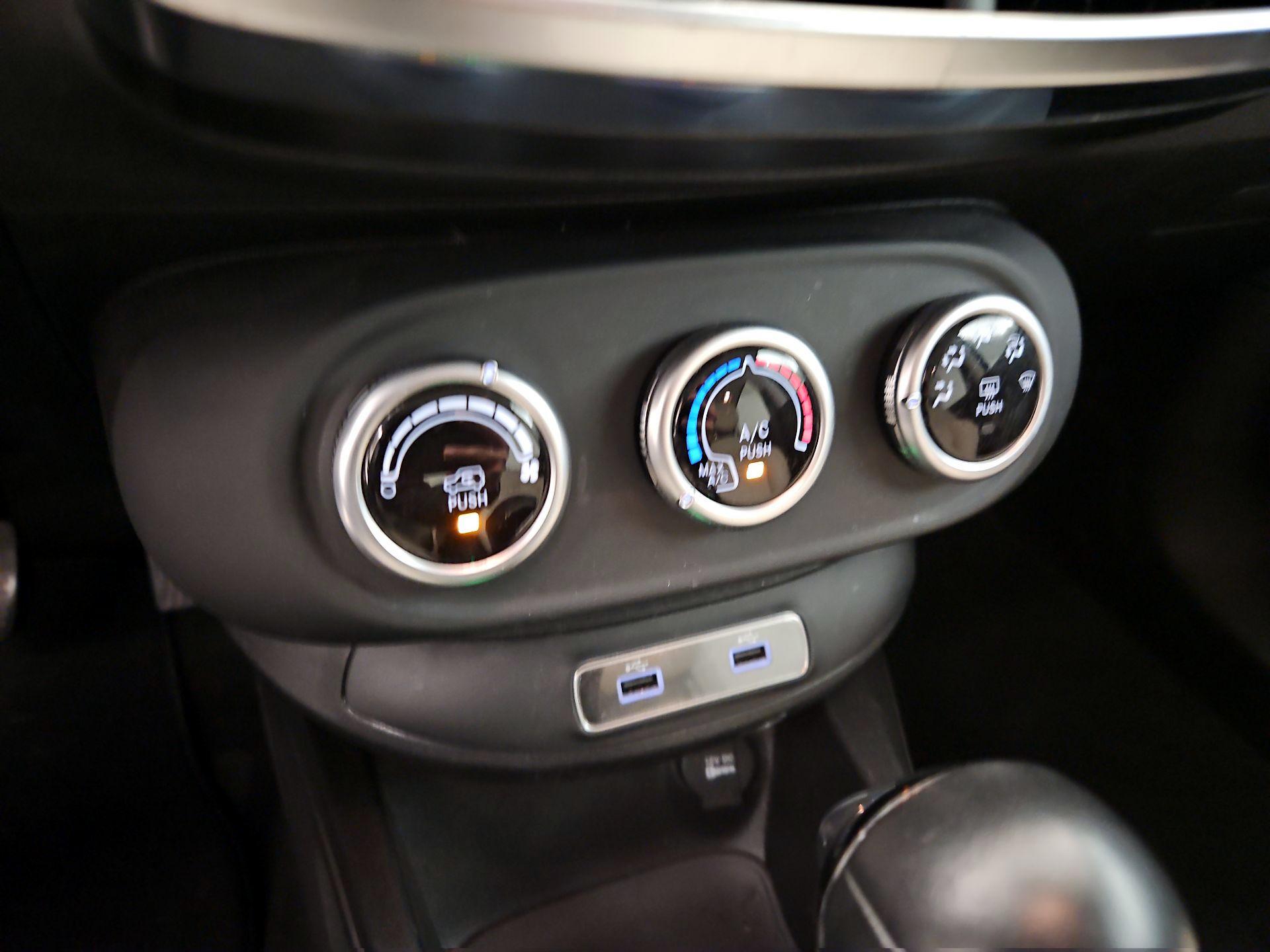 Thumbnail: 2022 Fiat 500X - 16