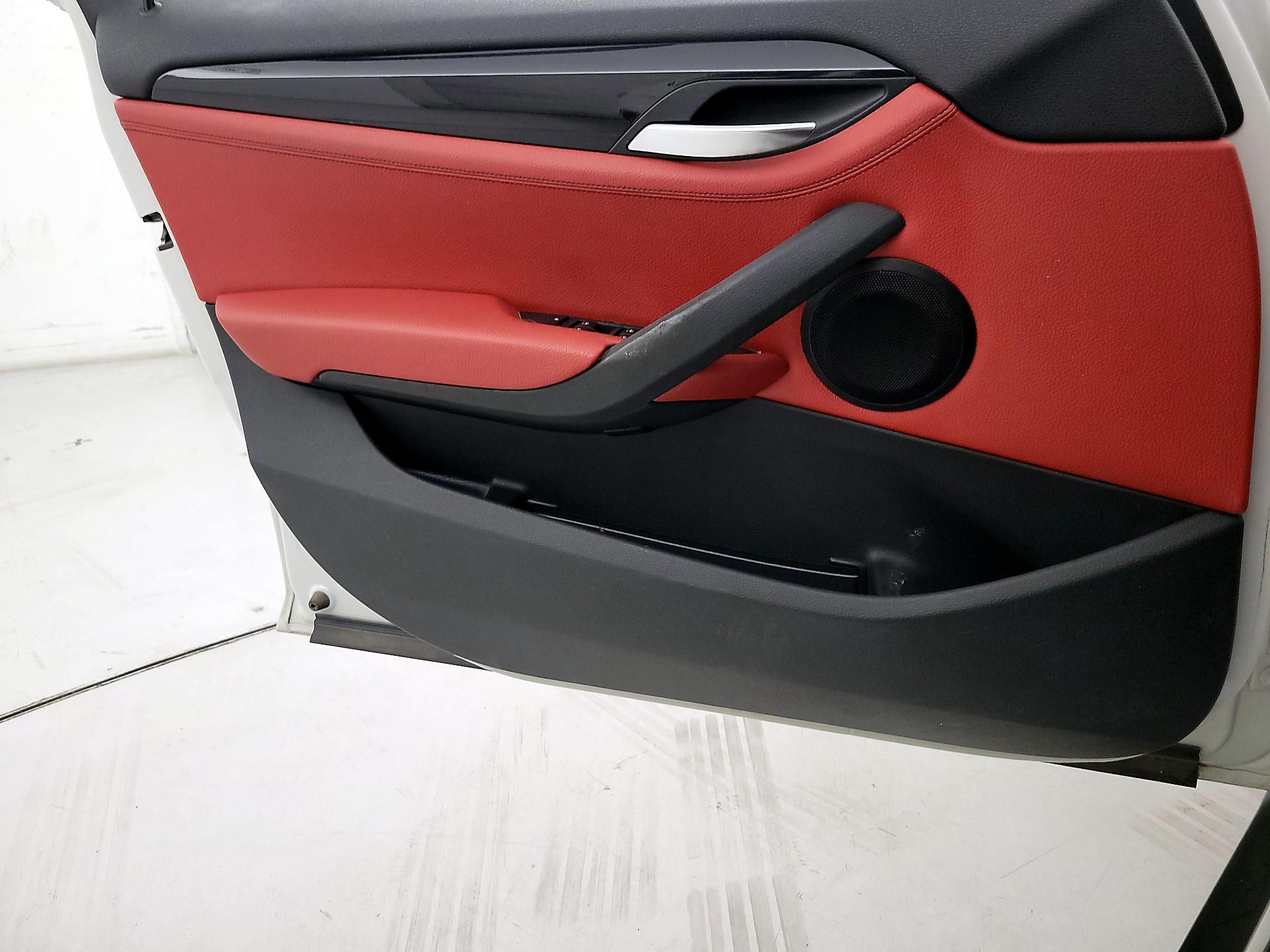 Thumbnail: 2015 BMW X1 - 12