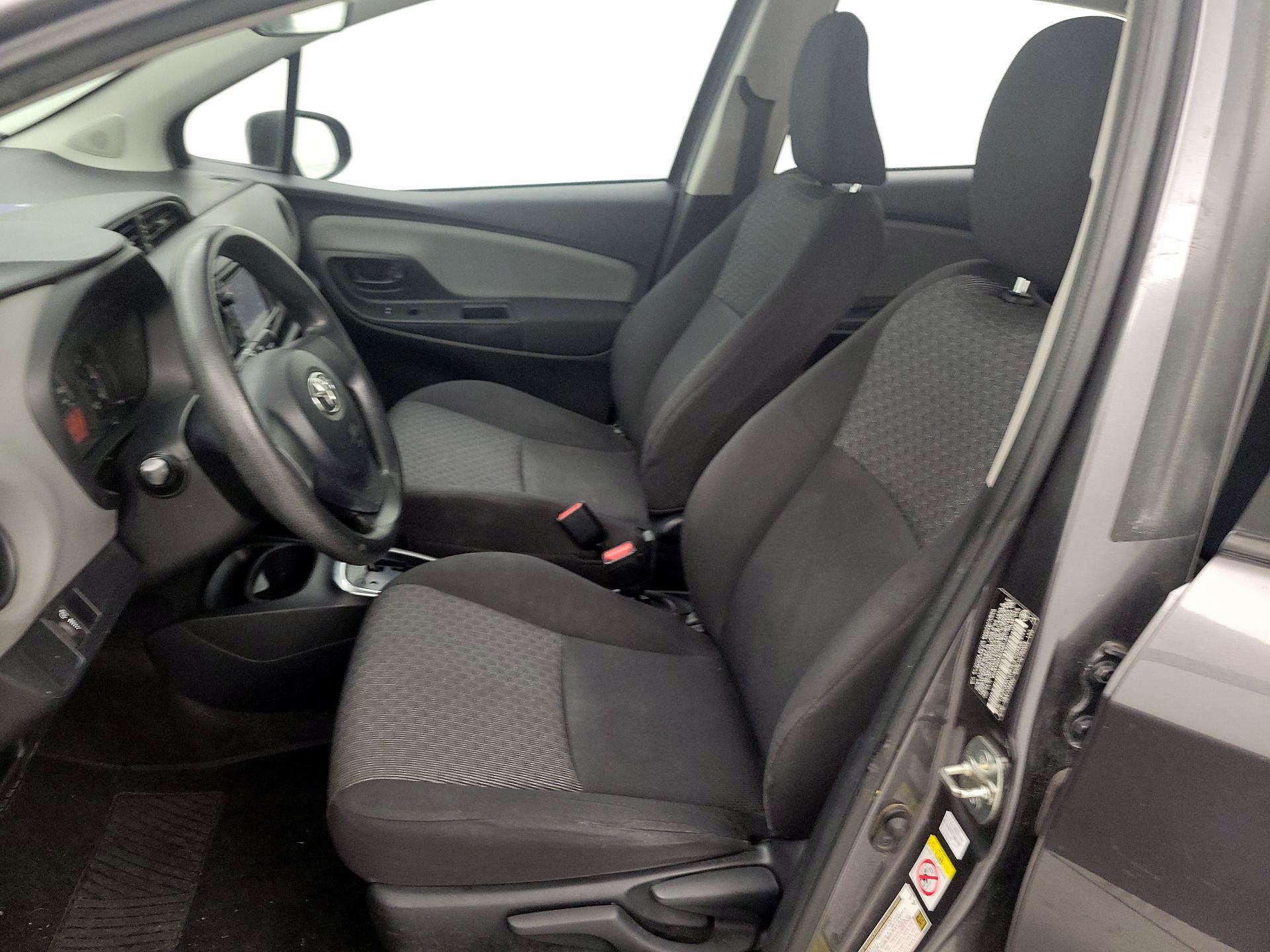 Thumbnail: 2016 Toyota Yaris - 11