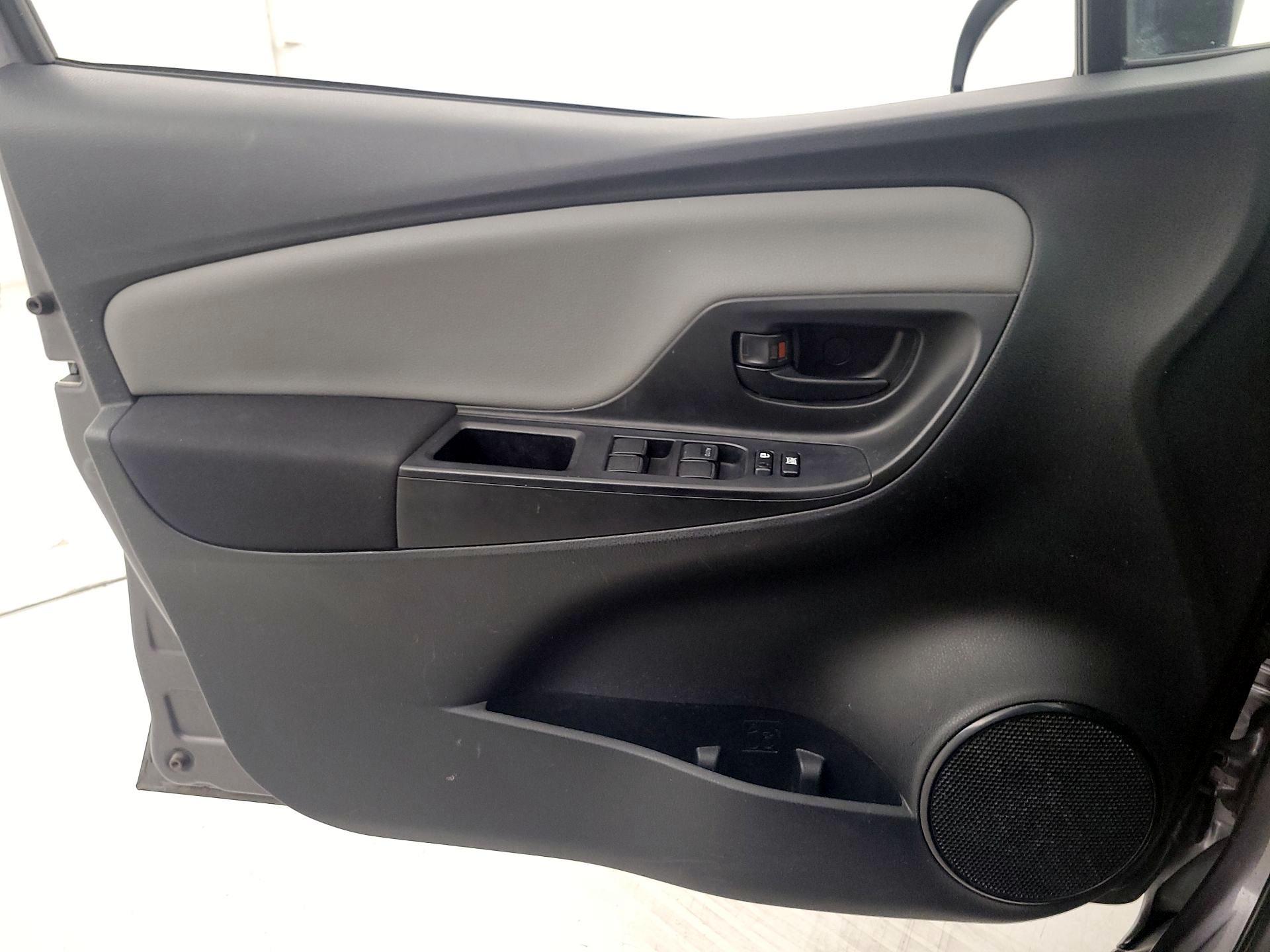Thumbnail: 2016 Toyota Yaris - 12