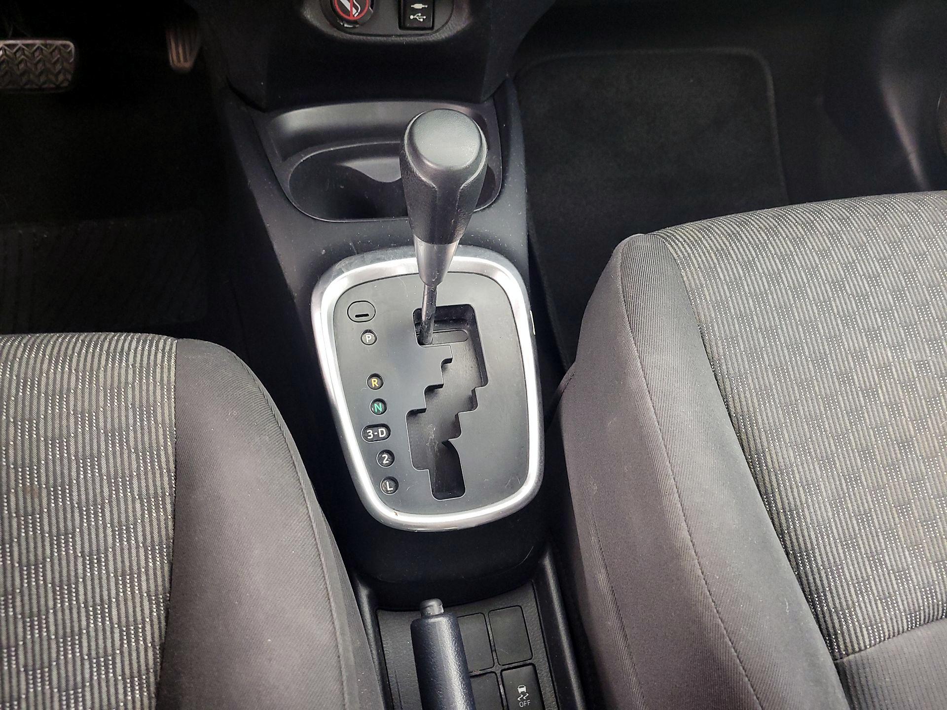 Thumbnail: 2016 Toyota Yaris - 16