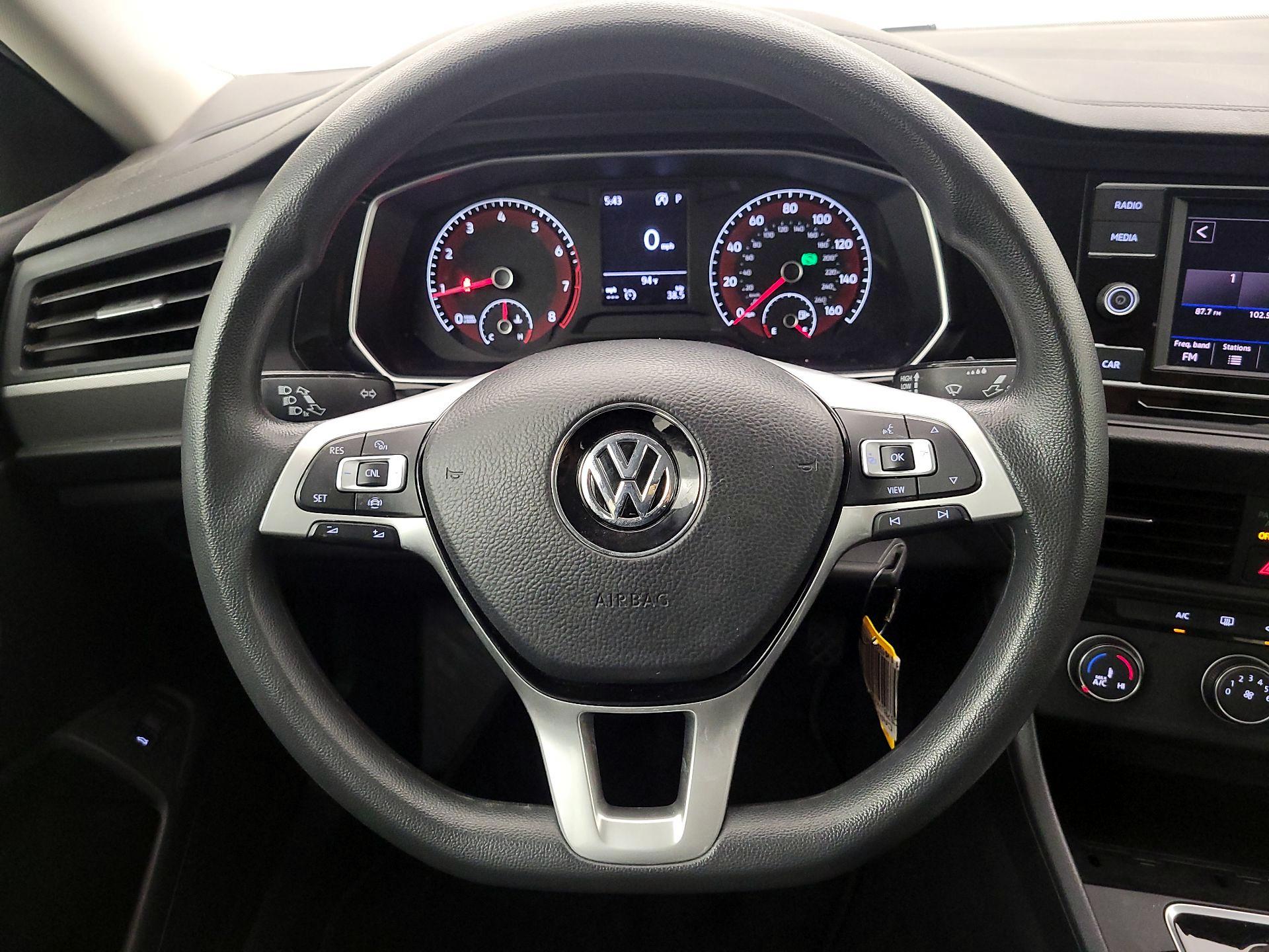Thumbnail: 2019 Volkswagen Jetta - 10