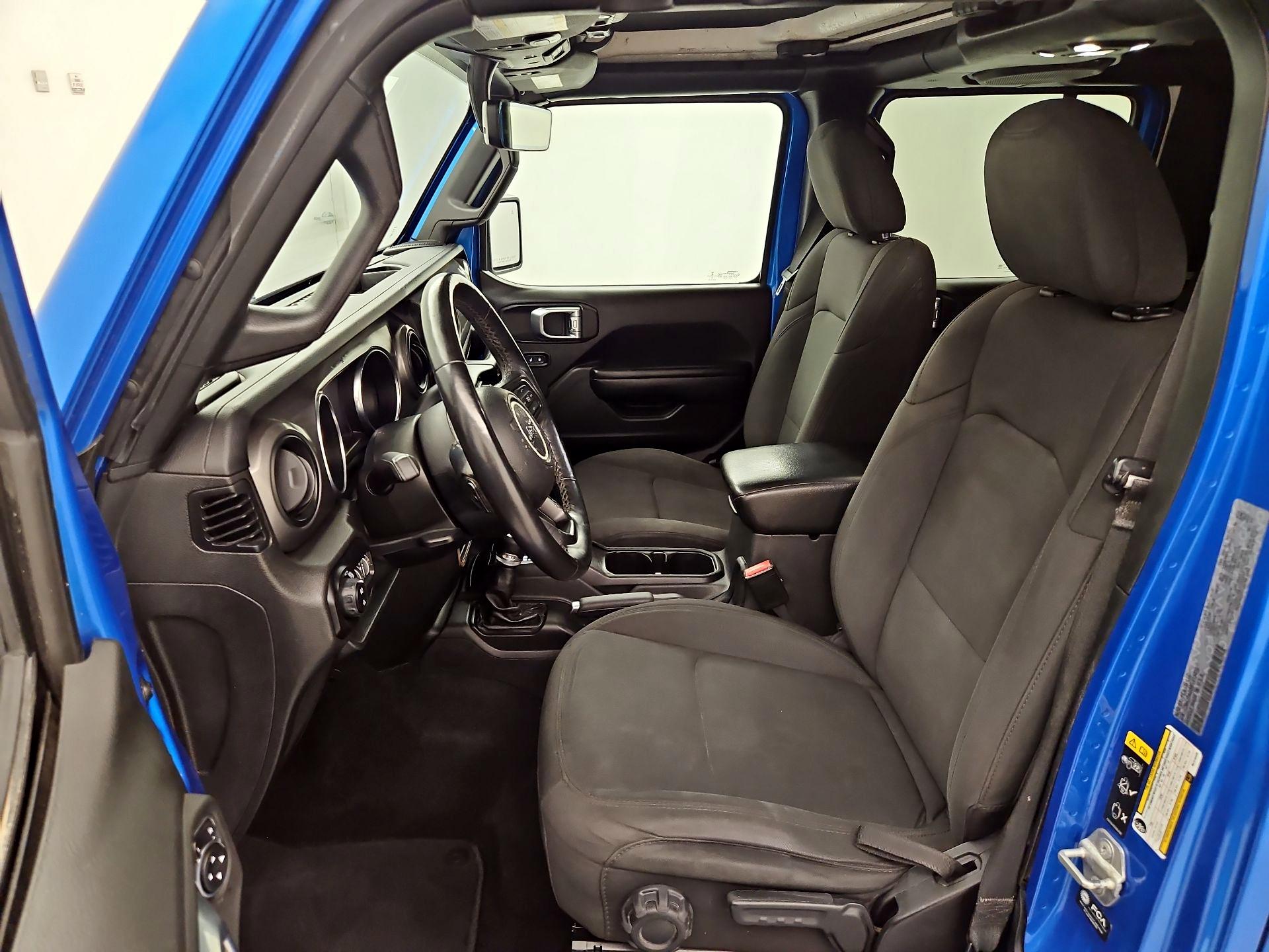 Thumbnail: 2021 Jeep Gladiator - 11