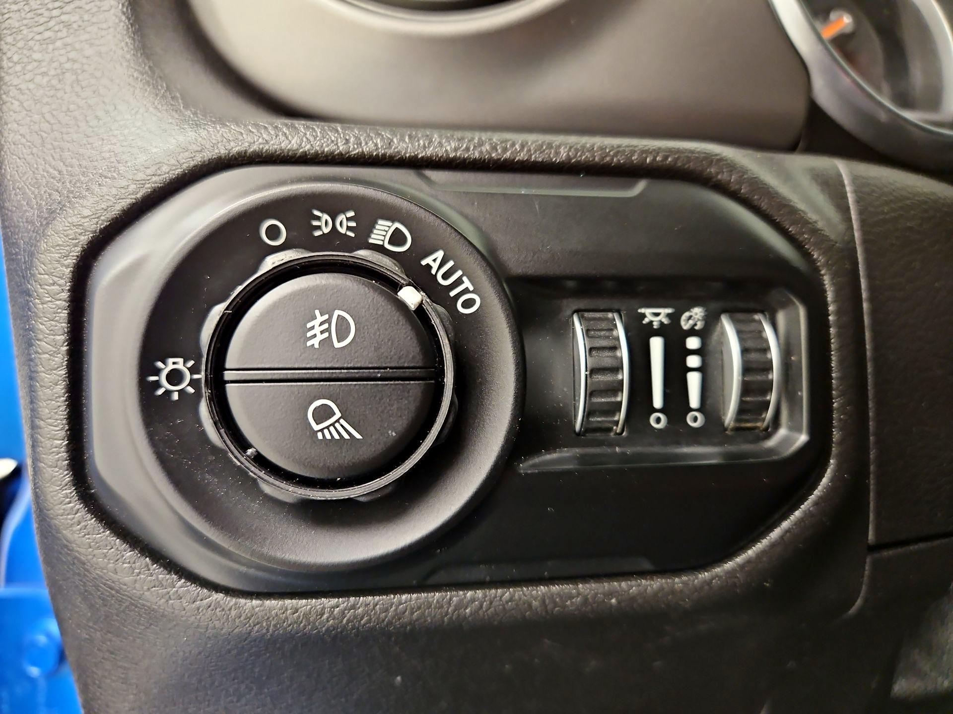 Thumbnail: 2021 Jeep Gladiator - 13