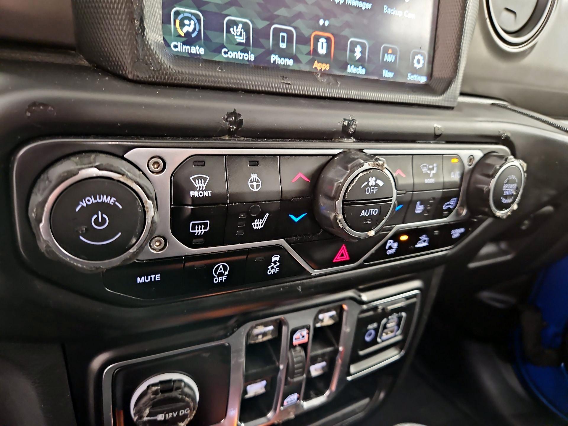 Thumbnail: 2021 Jeep Gladiator - 17