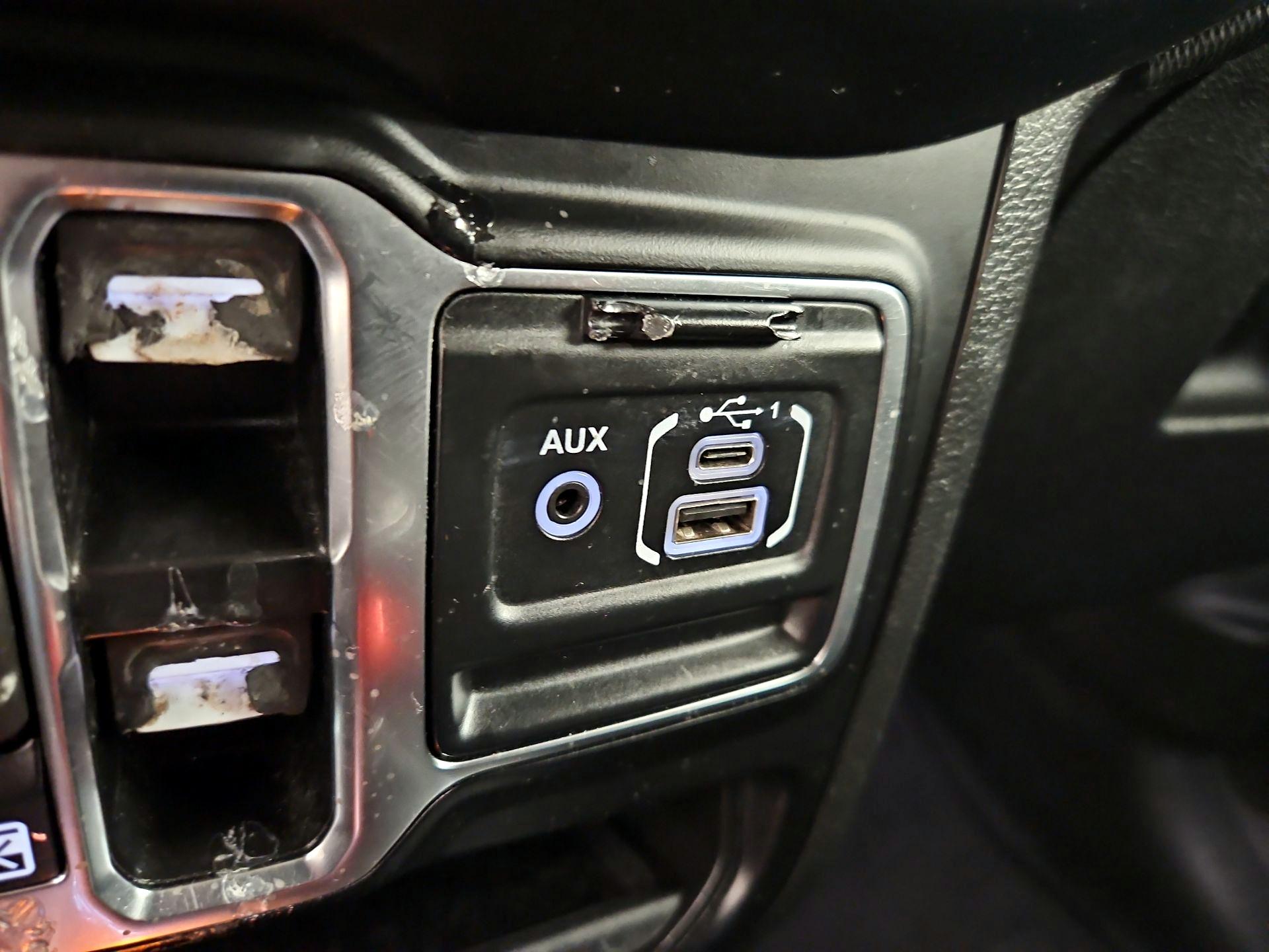 Thumbnail: 2021 Jeep Gladiator - 19