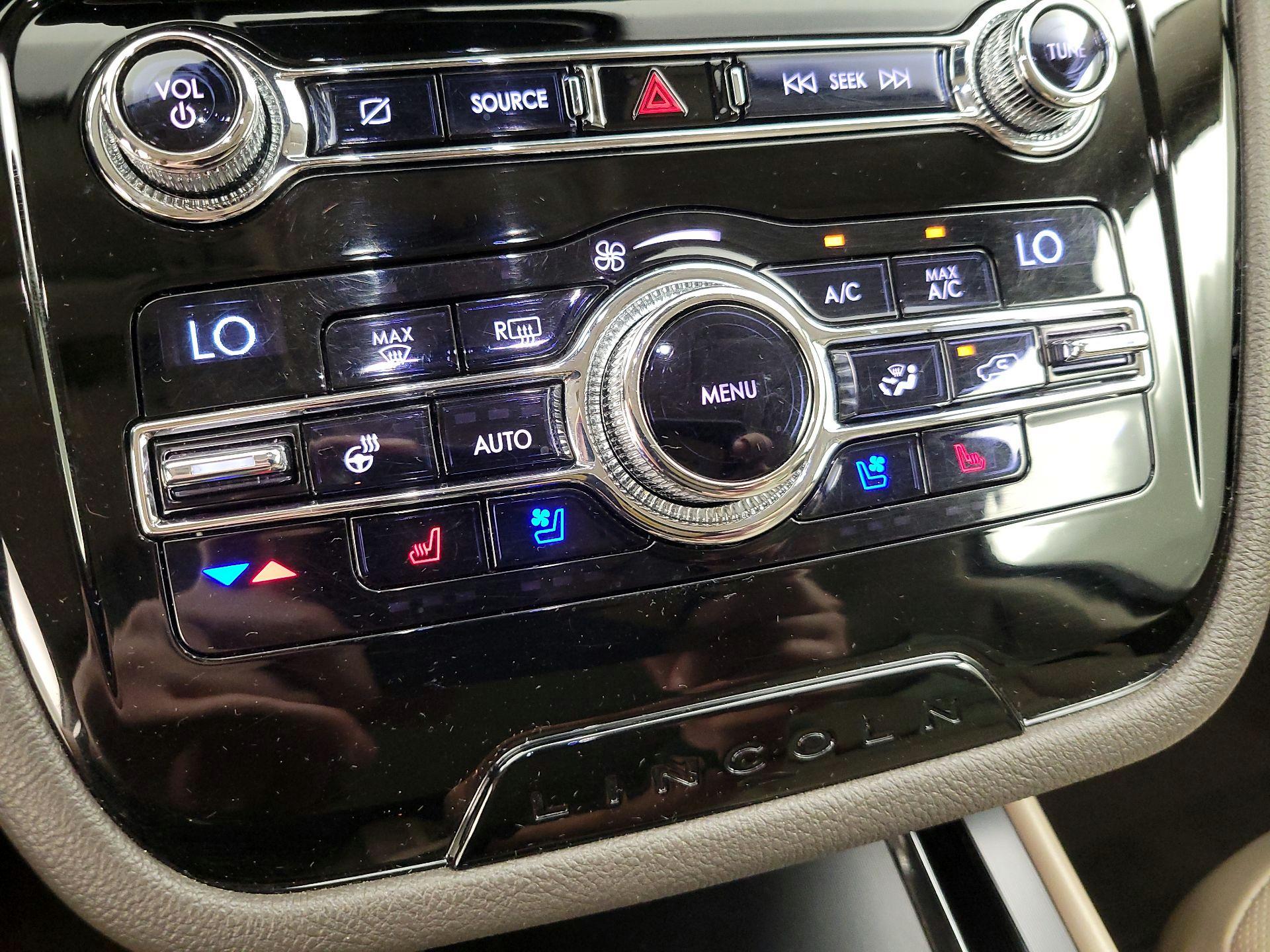 Thumbnail: 2020 Lincoln Corsair - 14