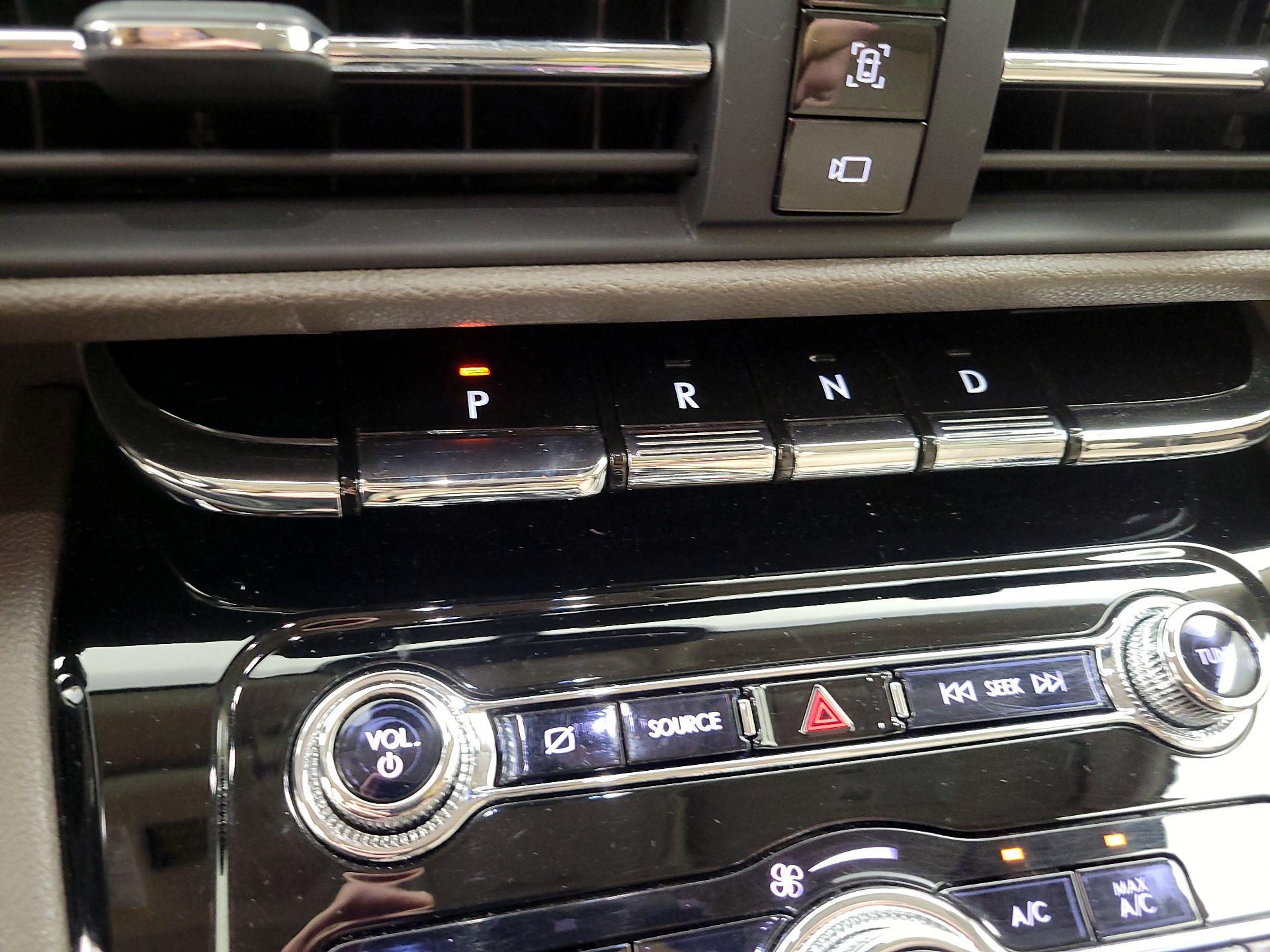 Thumbnail: 2020 Lincoln Corsair - 15